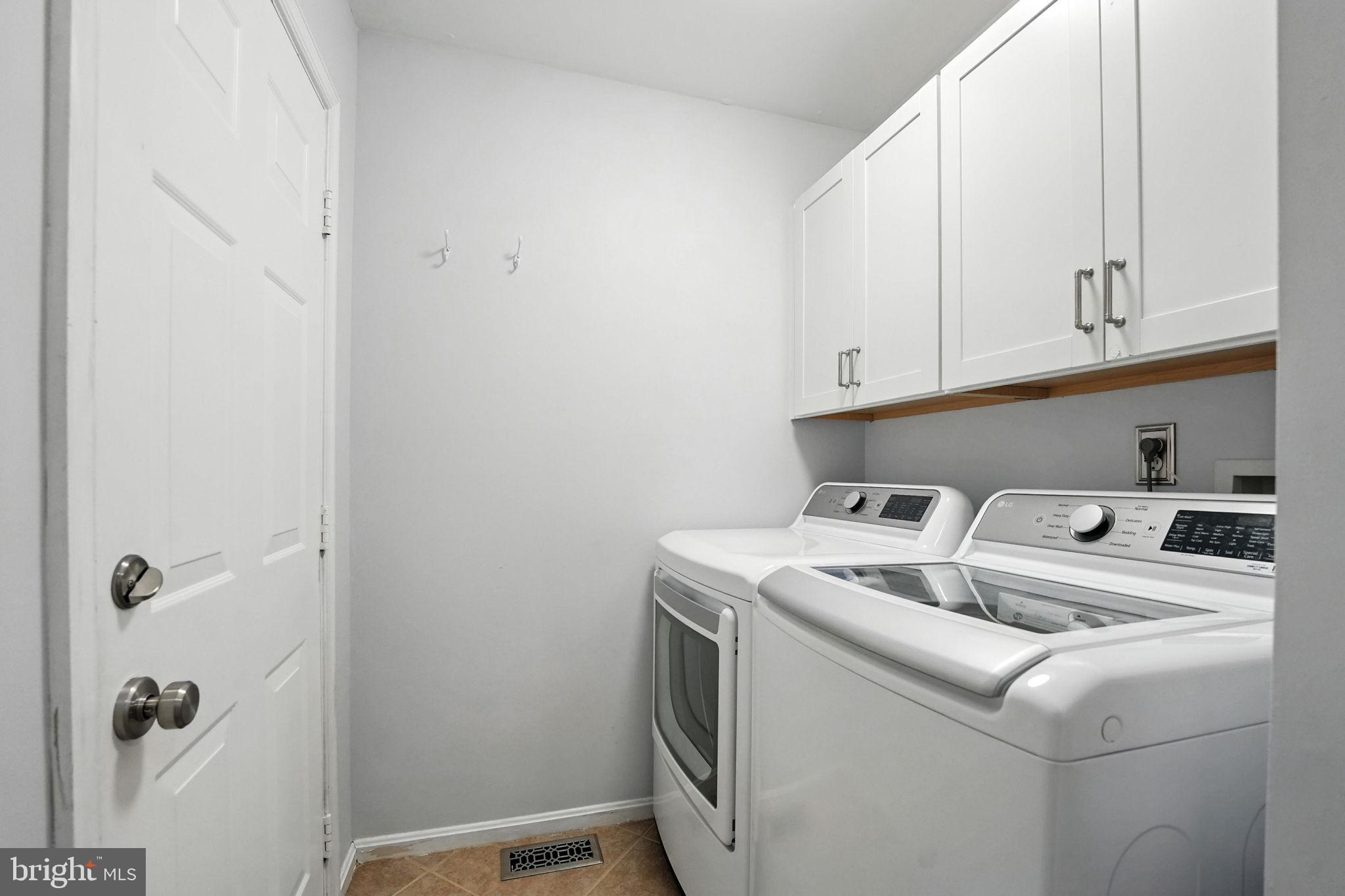 FOX CHASE - Residential