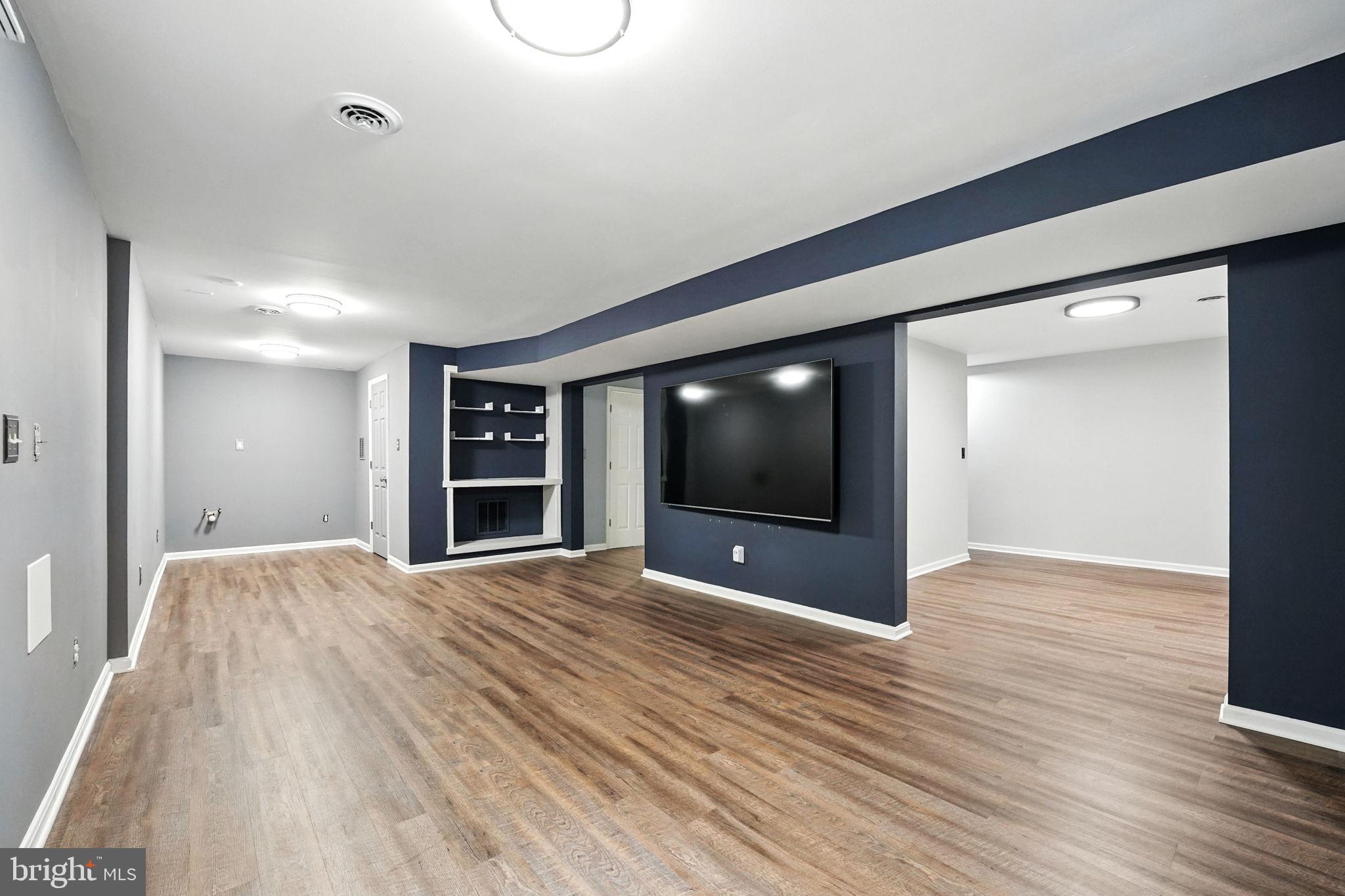 FOX CHASE - Residential