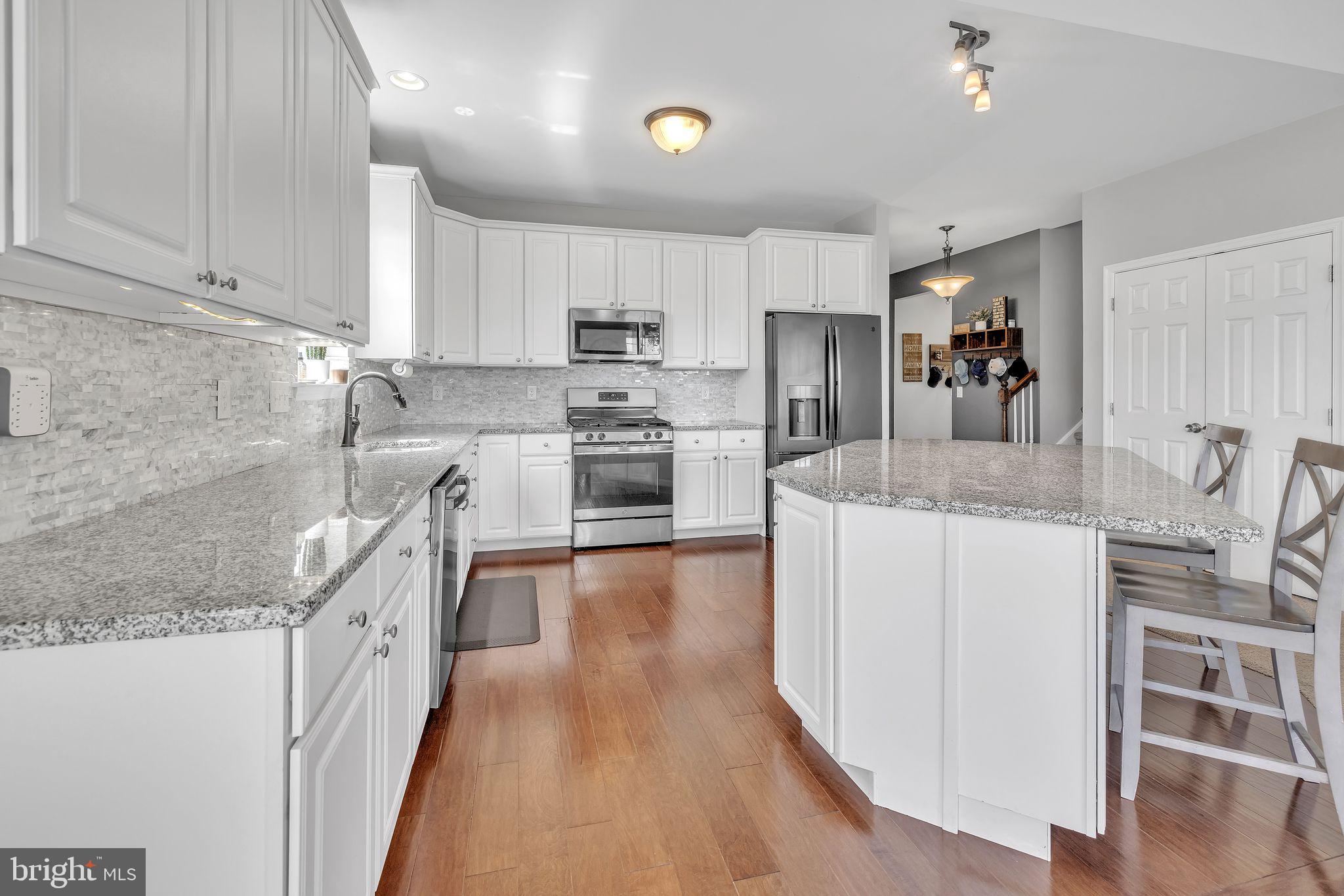 1100 MEADOWVIEW DRIVE