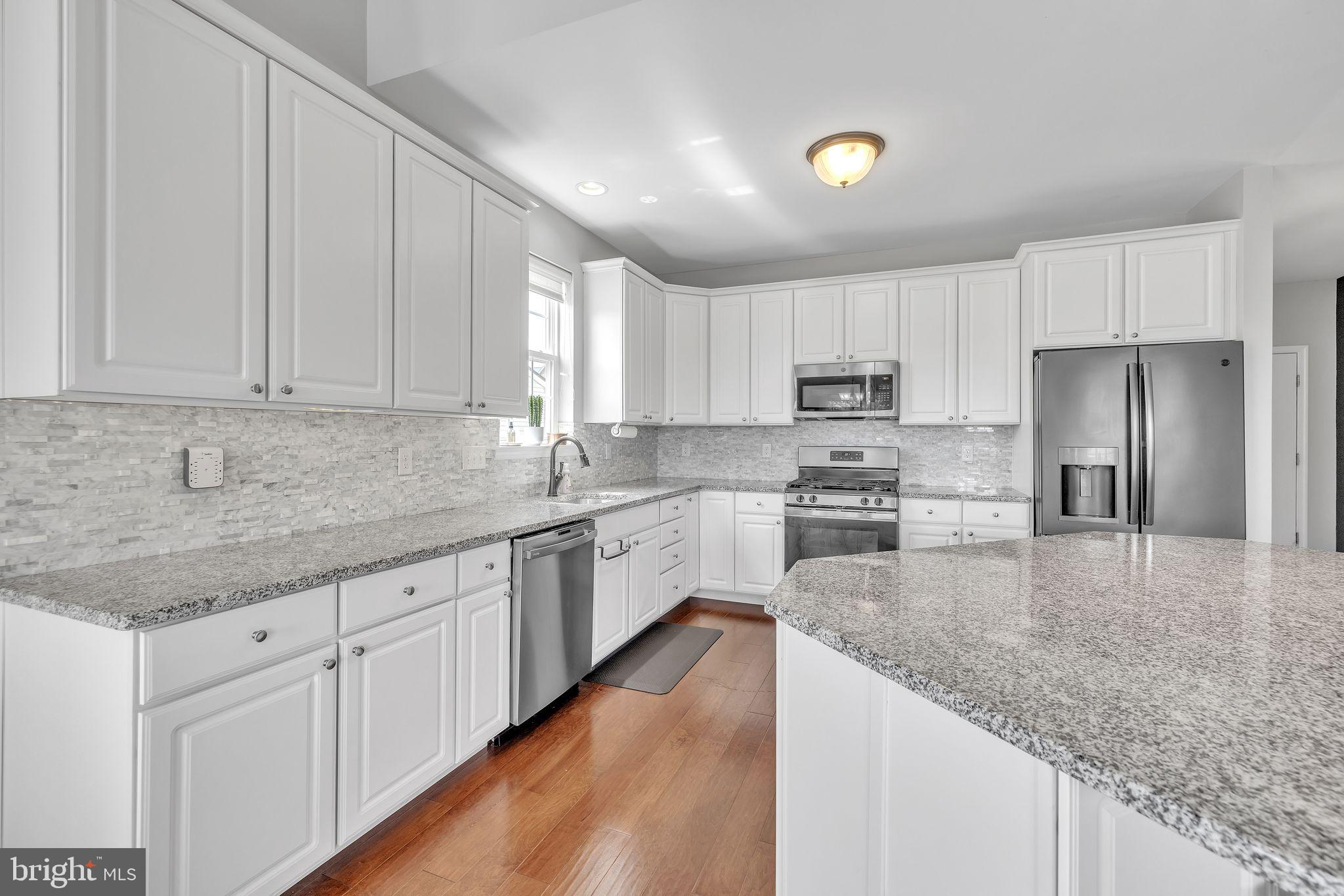 1100 MEADOWVIEW DRIVE