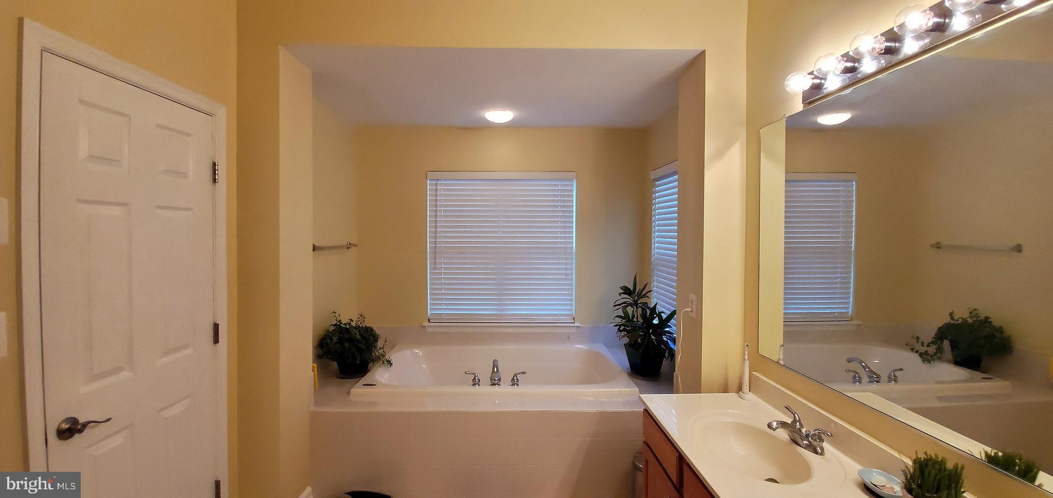 HIDDEN CREEK - Residential