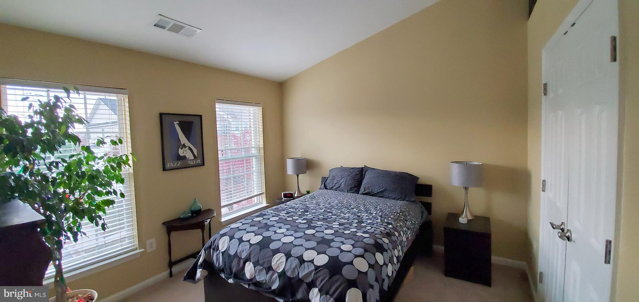 HIDDEN CREEK - Residential