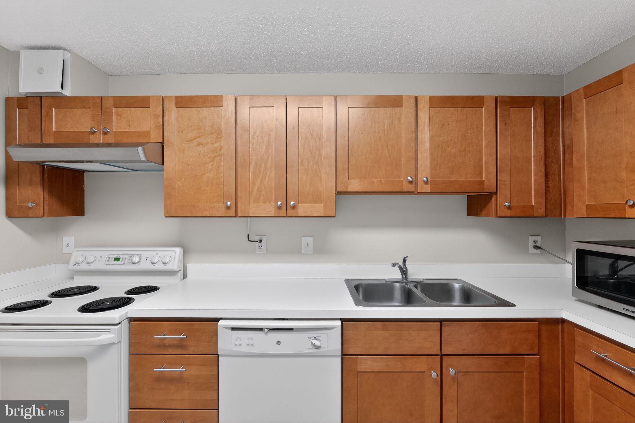 LEISURE WORLD - Residential