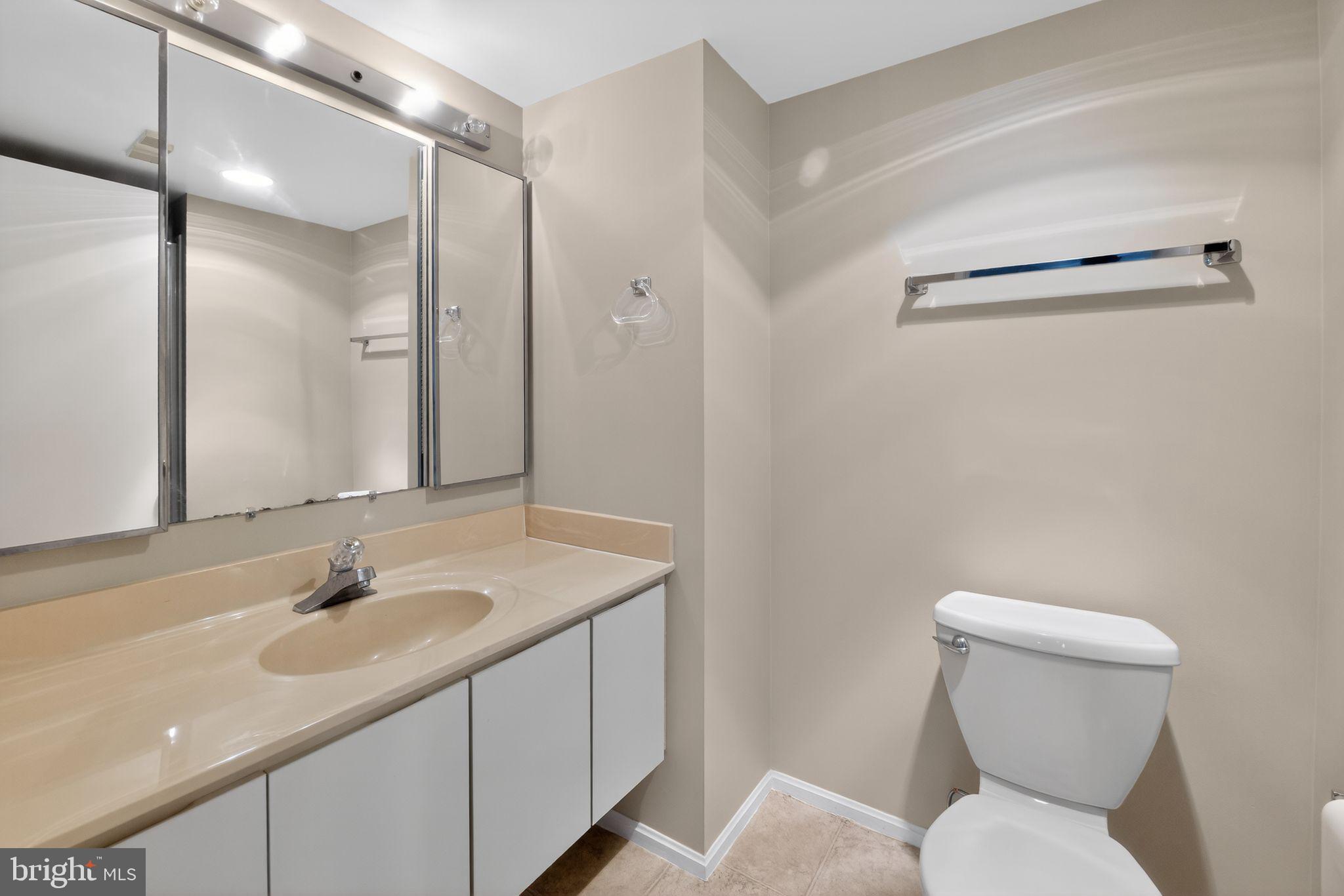 LEISURE WORLD - Residential