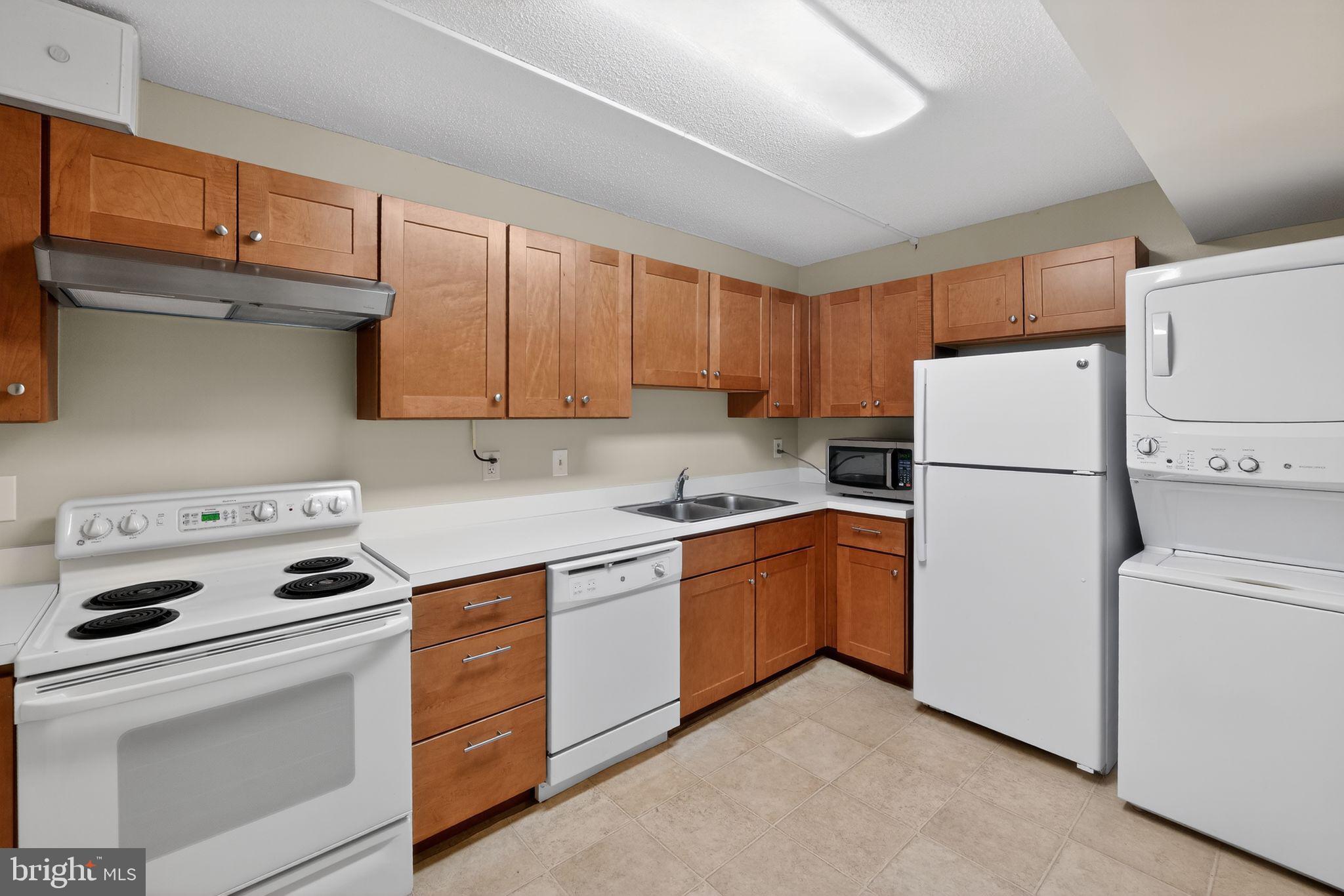 LEISURE WORLD - Residential