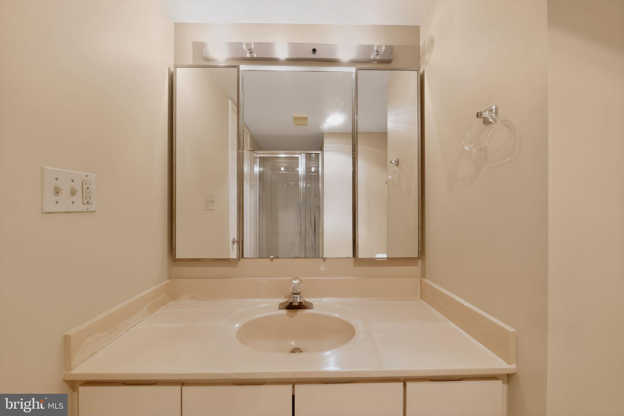 LEISURE WORLD - Residential