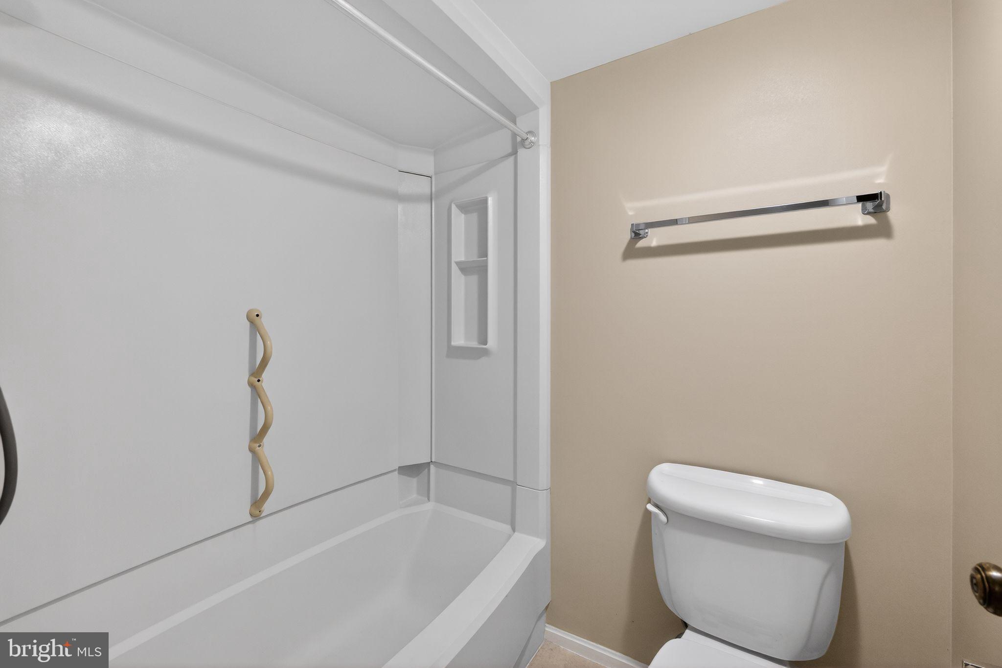 LEISURE WORLD - Residential