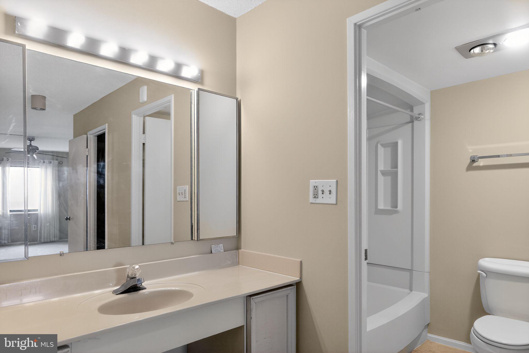 LEISURE WORLD - Residential