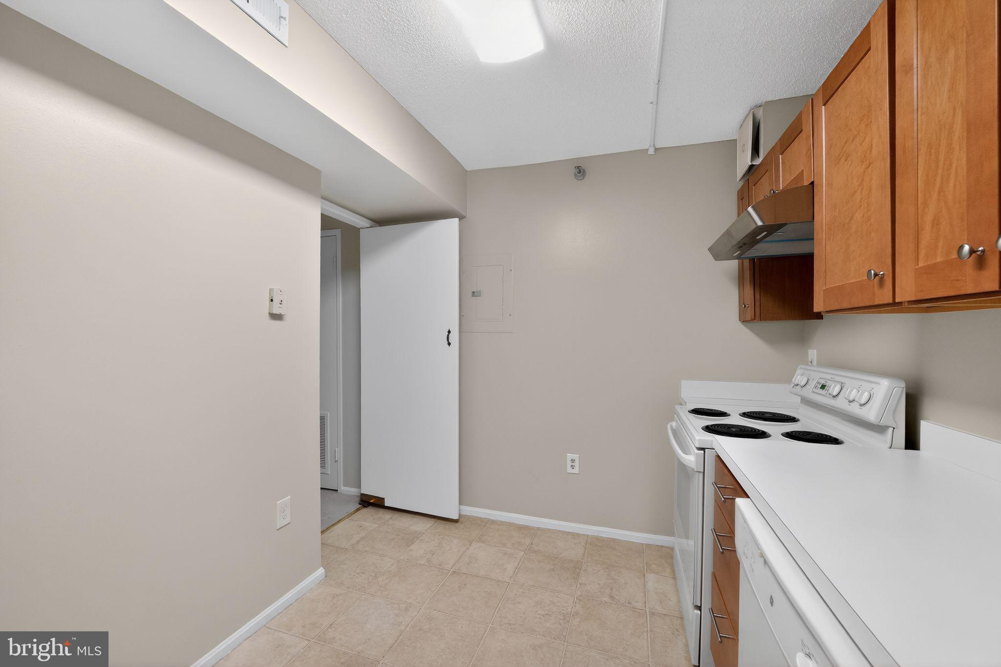 LEISURE WORLD - Residential