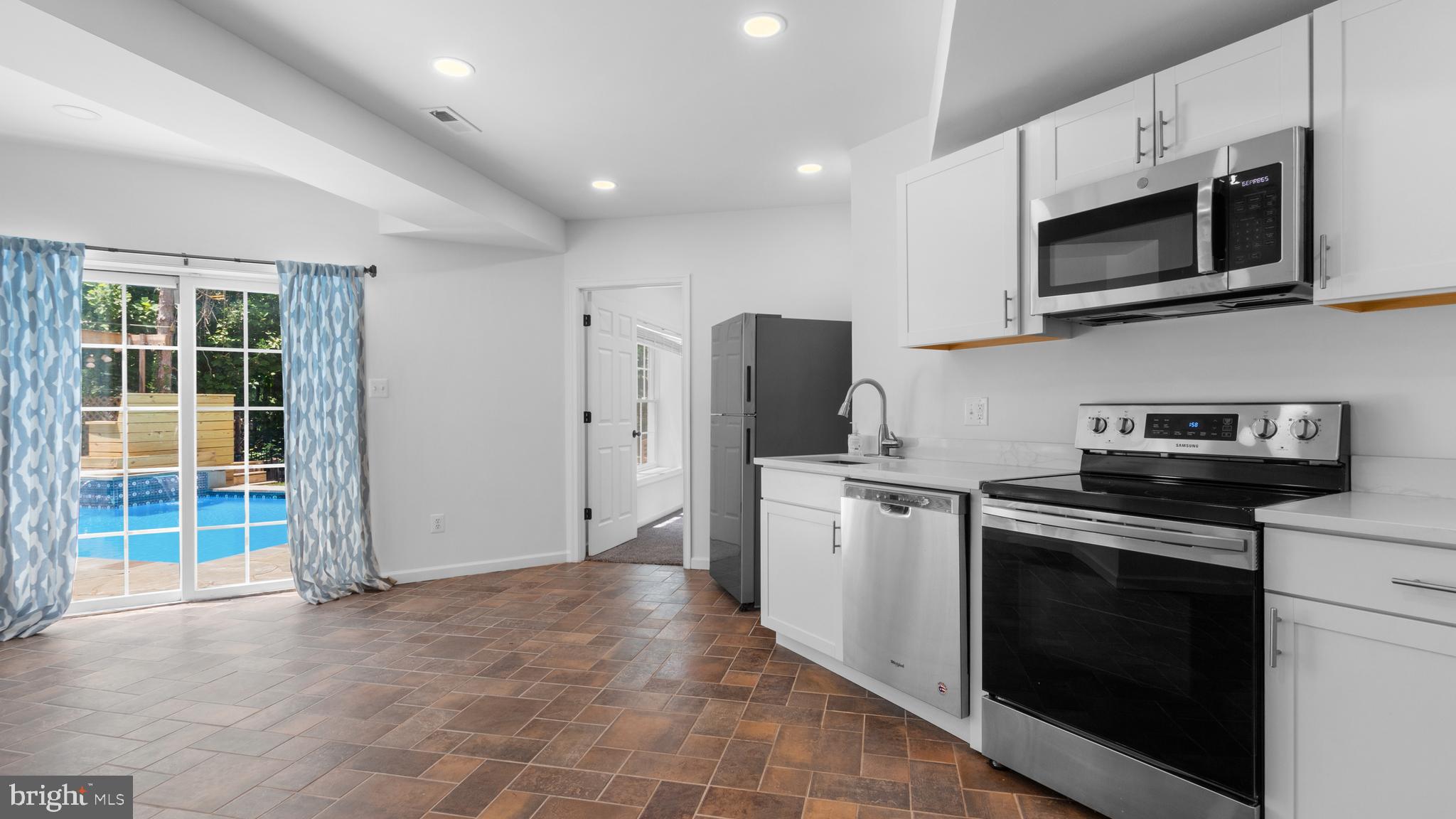 WHITESTONE MARSHALL HEIGHTS - Residential