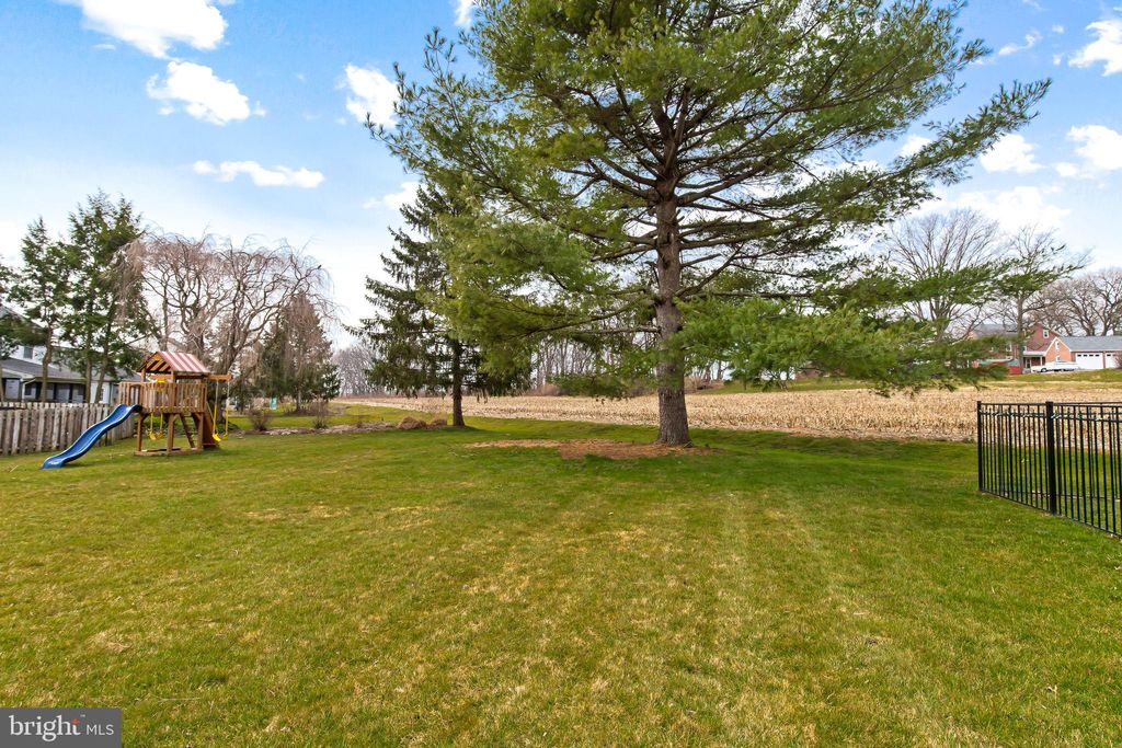 Photo of 103 POST OAK RD, LANCASTER, PA 17603 (MLS # PALA2032294)