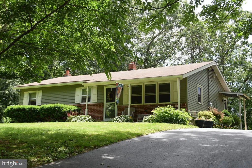 14 Mulberry Lane, Lewistown, PA 17044