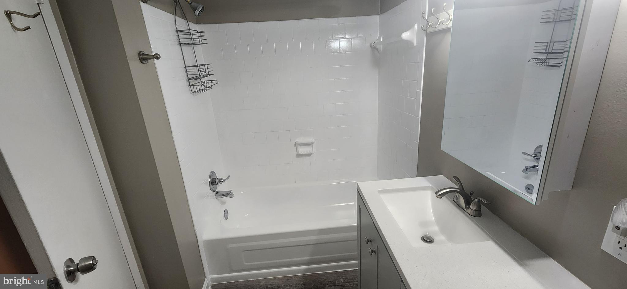 TREETOP - Residential