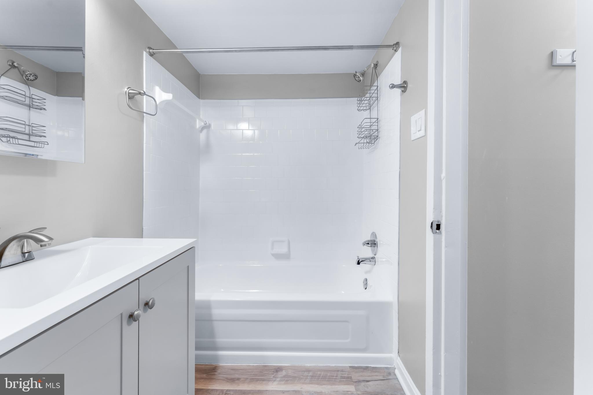 TREETOP - Residential