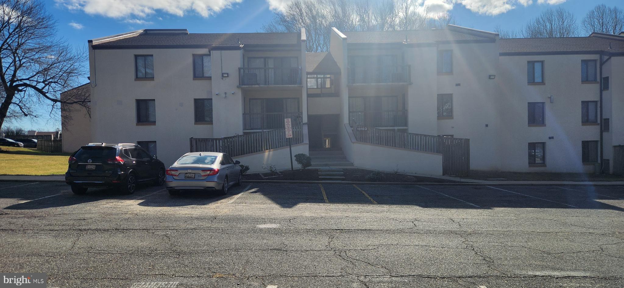 TREETOP - Residential