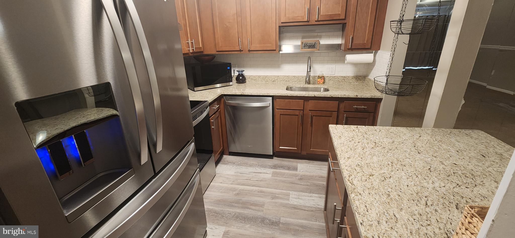 TREETOP - Residential