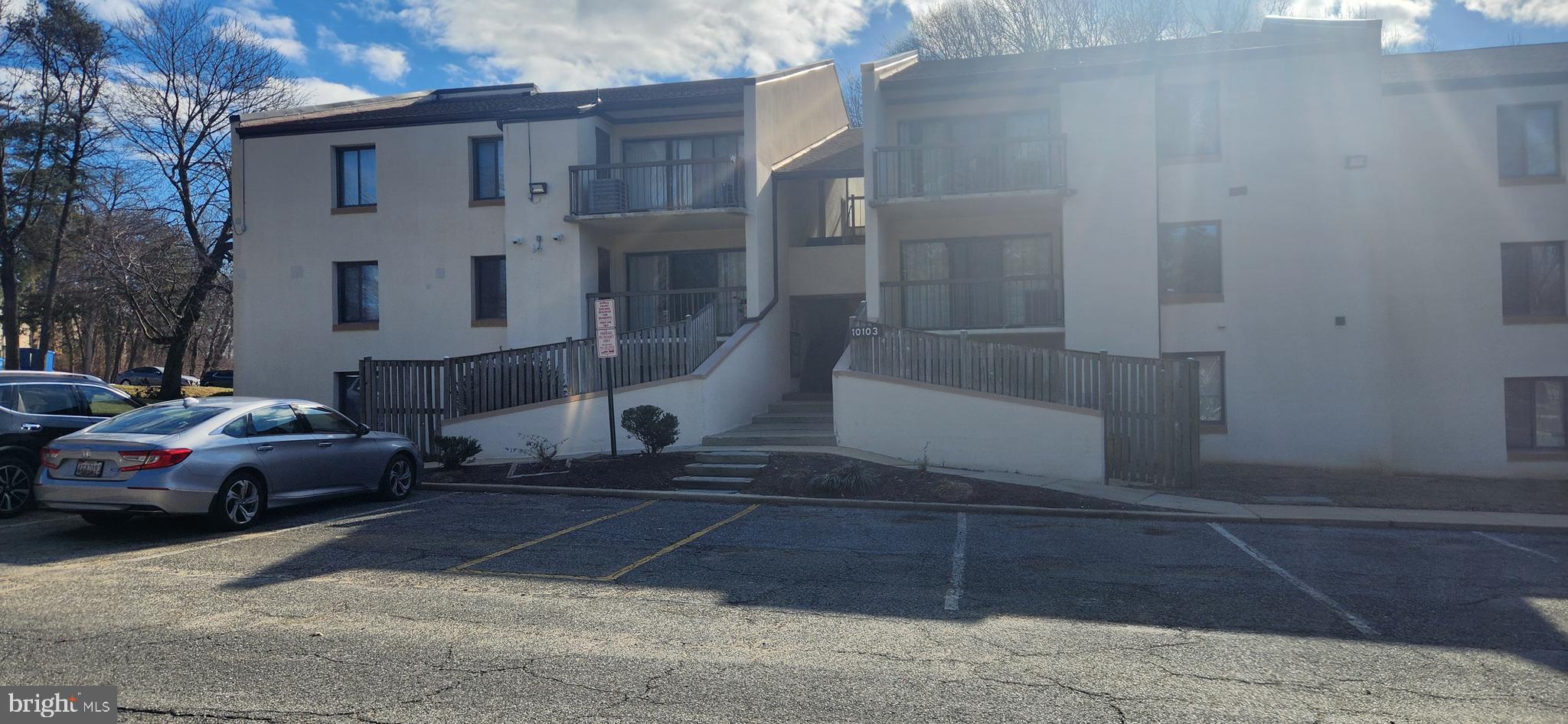 TREETOP - Residential