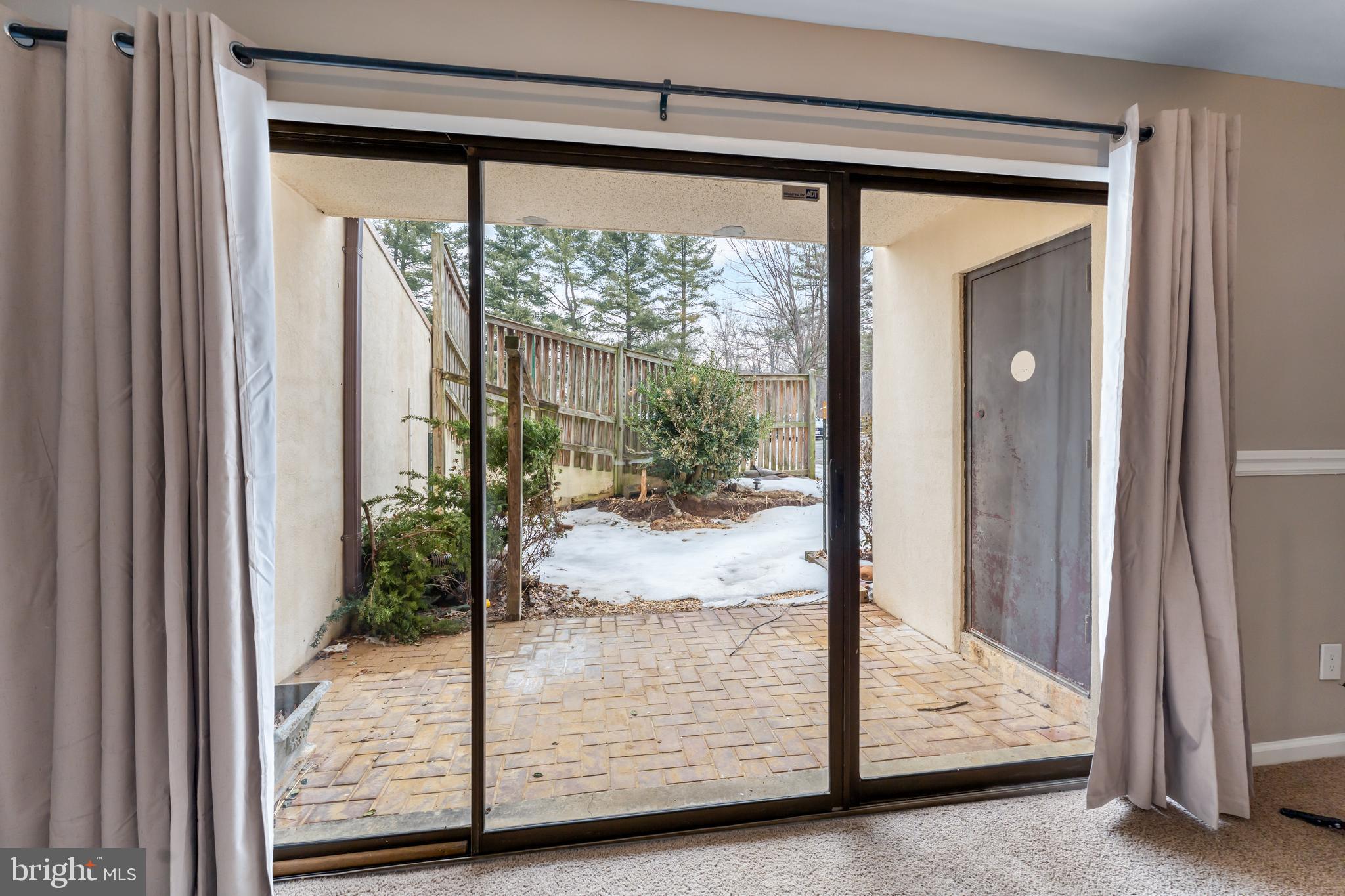 TREETOP - Residential