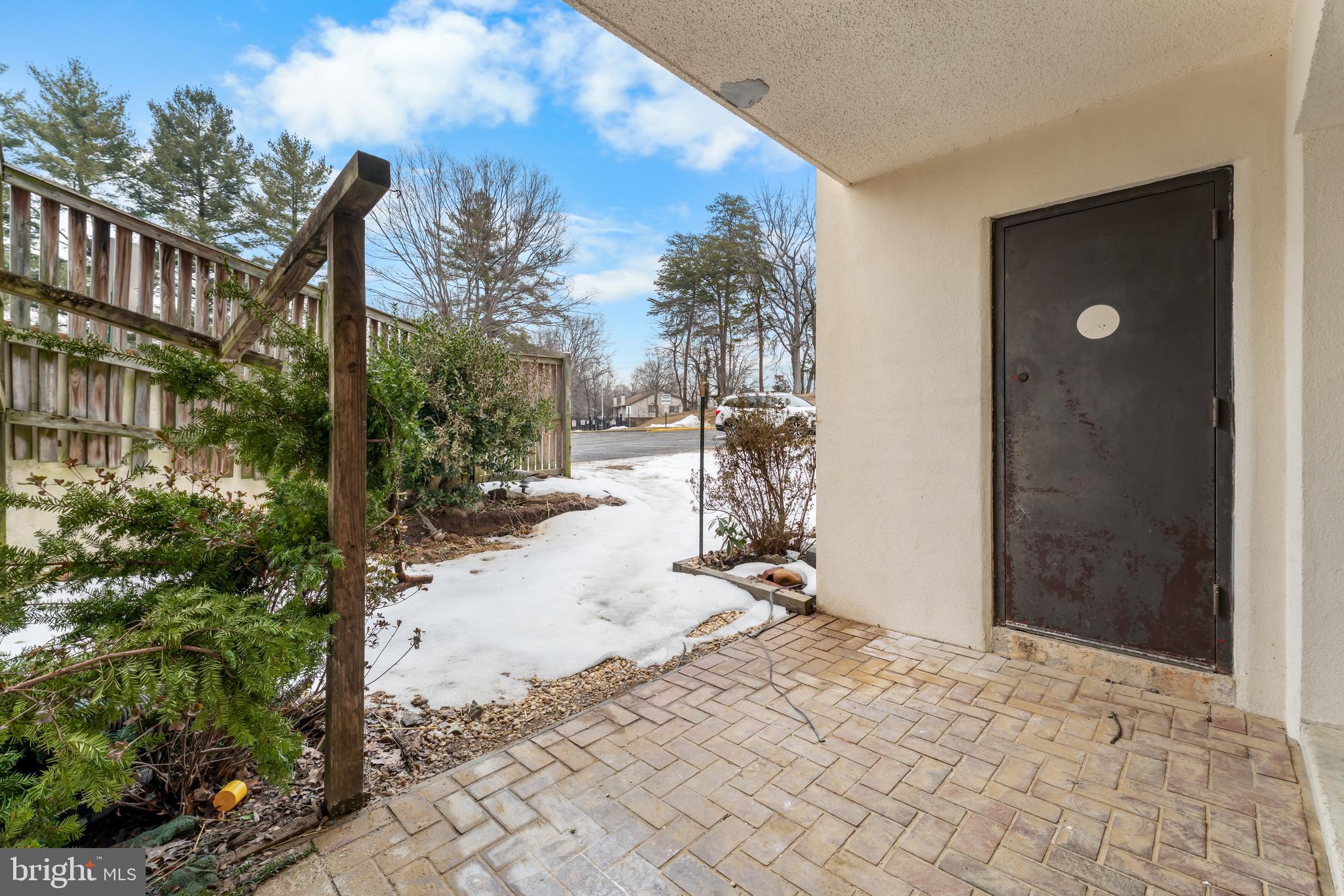 TREETOP - Residential