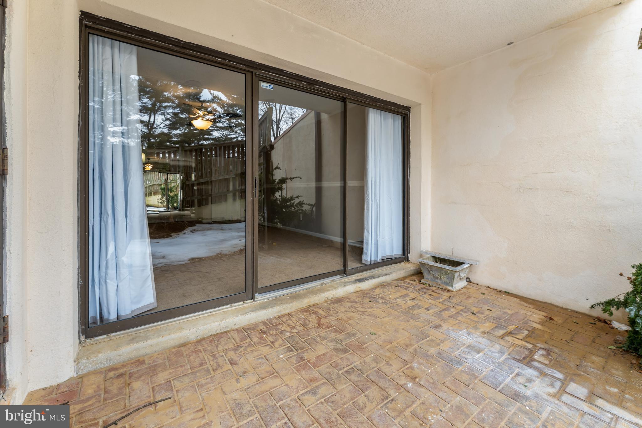 TREETOP - Residential