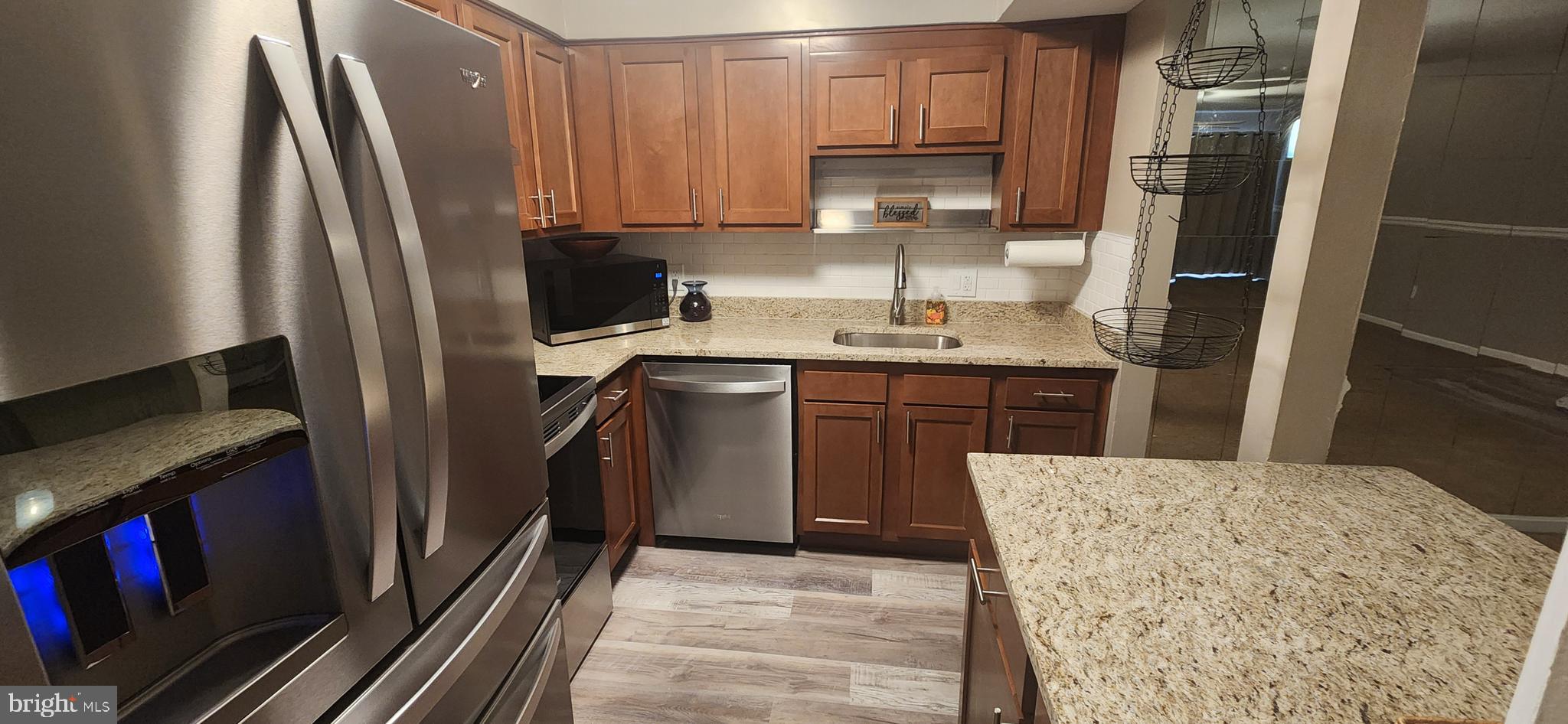 TREETOP - Residential