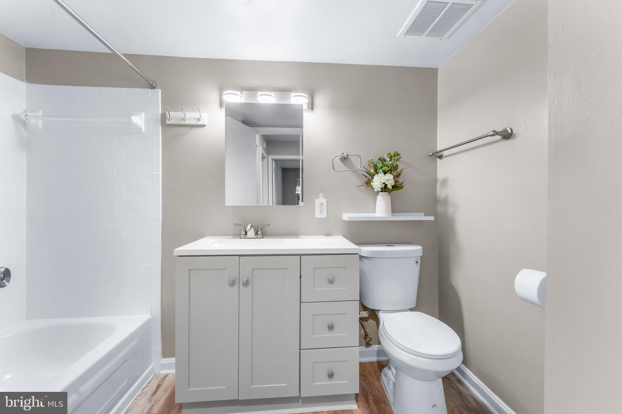 TREETOP - Residential