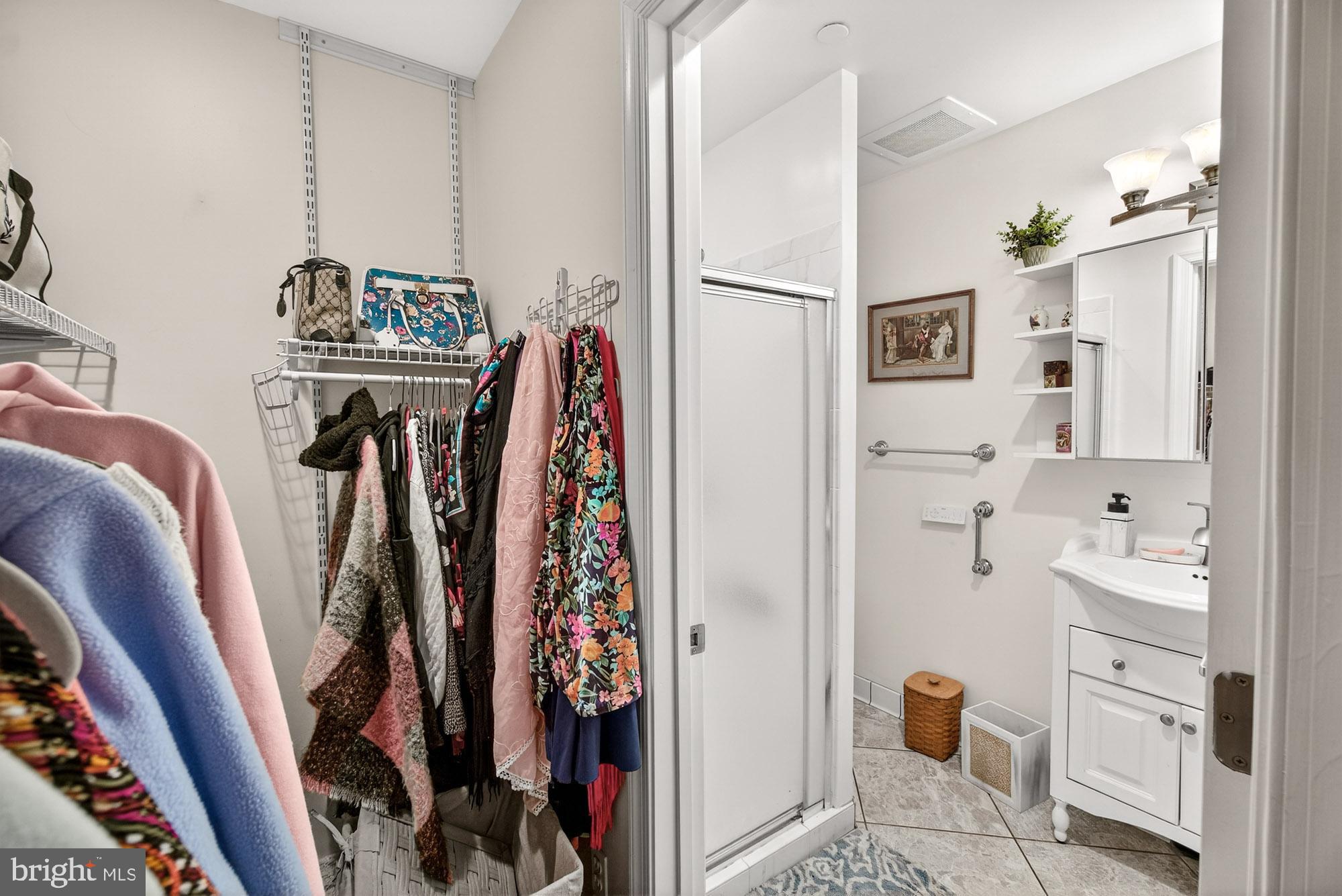 LEISURE WORLD - Residential