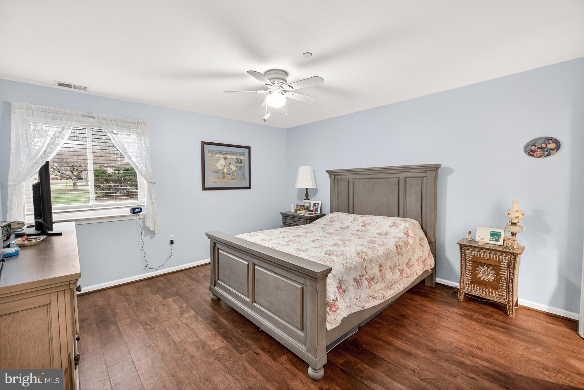 LEISURE WORLD - Residential