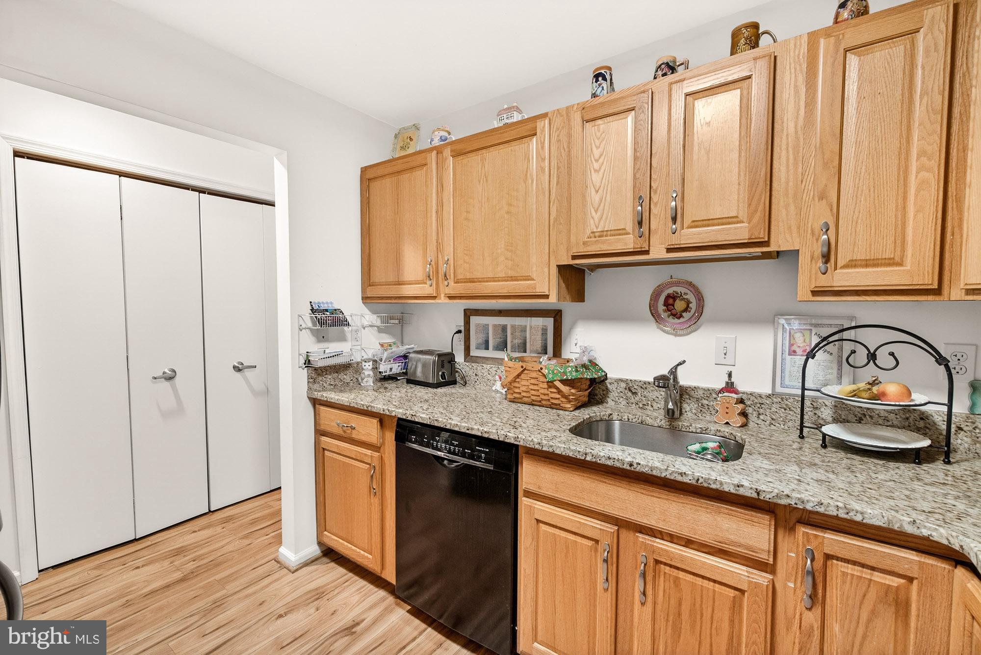 LEISURE WORLD - Residential