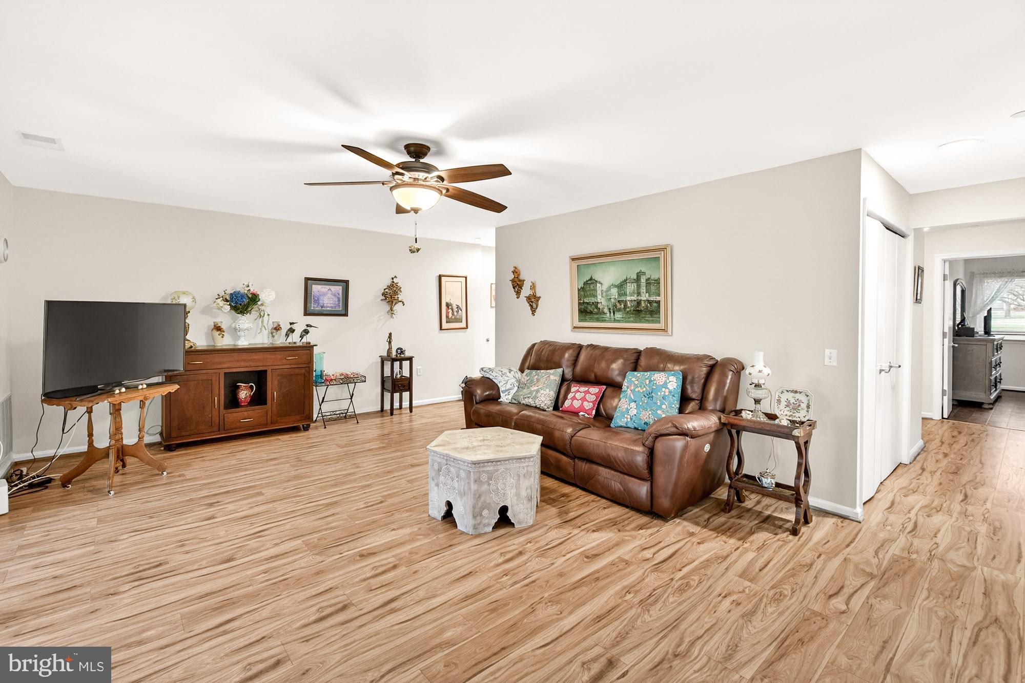 LEISURE WORLD - Residential