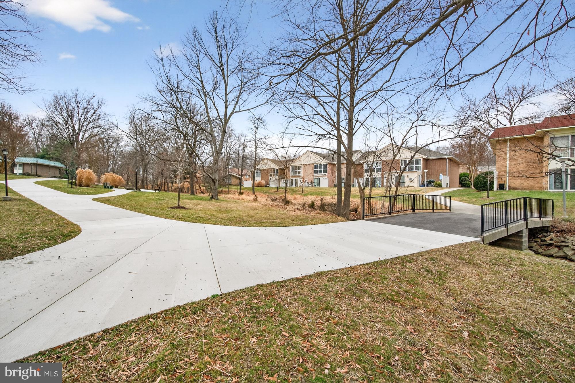 LEISURE WORLD - Residential