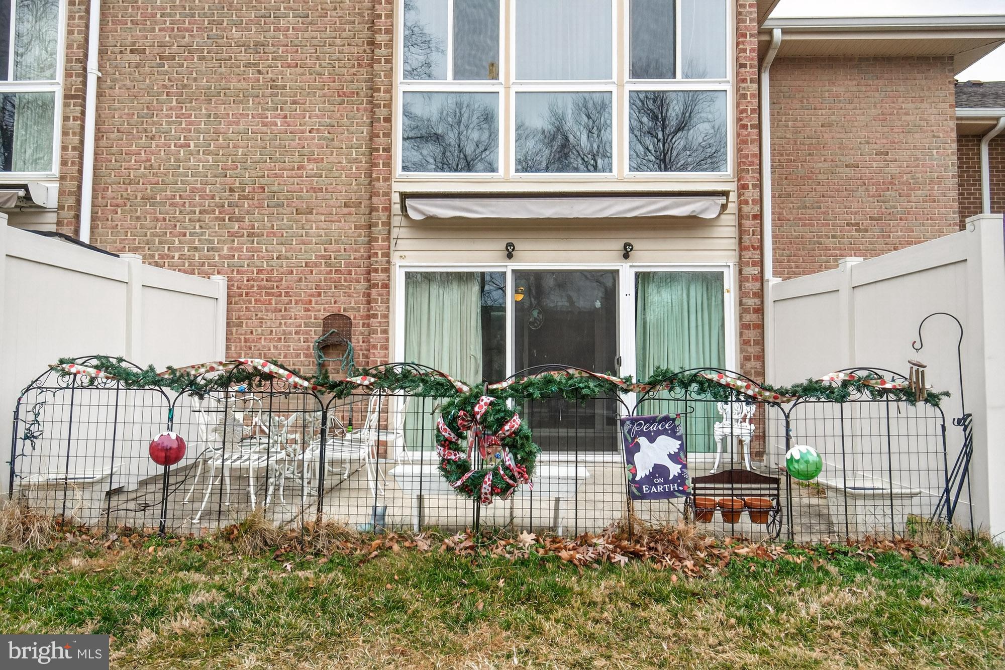 LEISURE WORLD - Residential