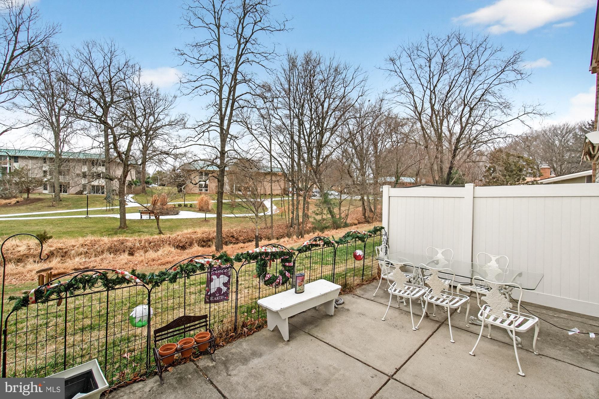 LEISURE WORLD - Residential