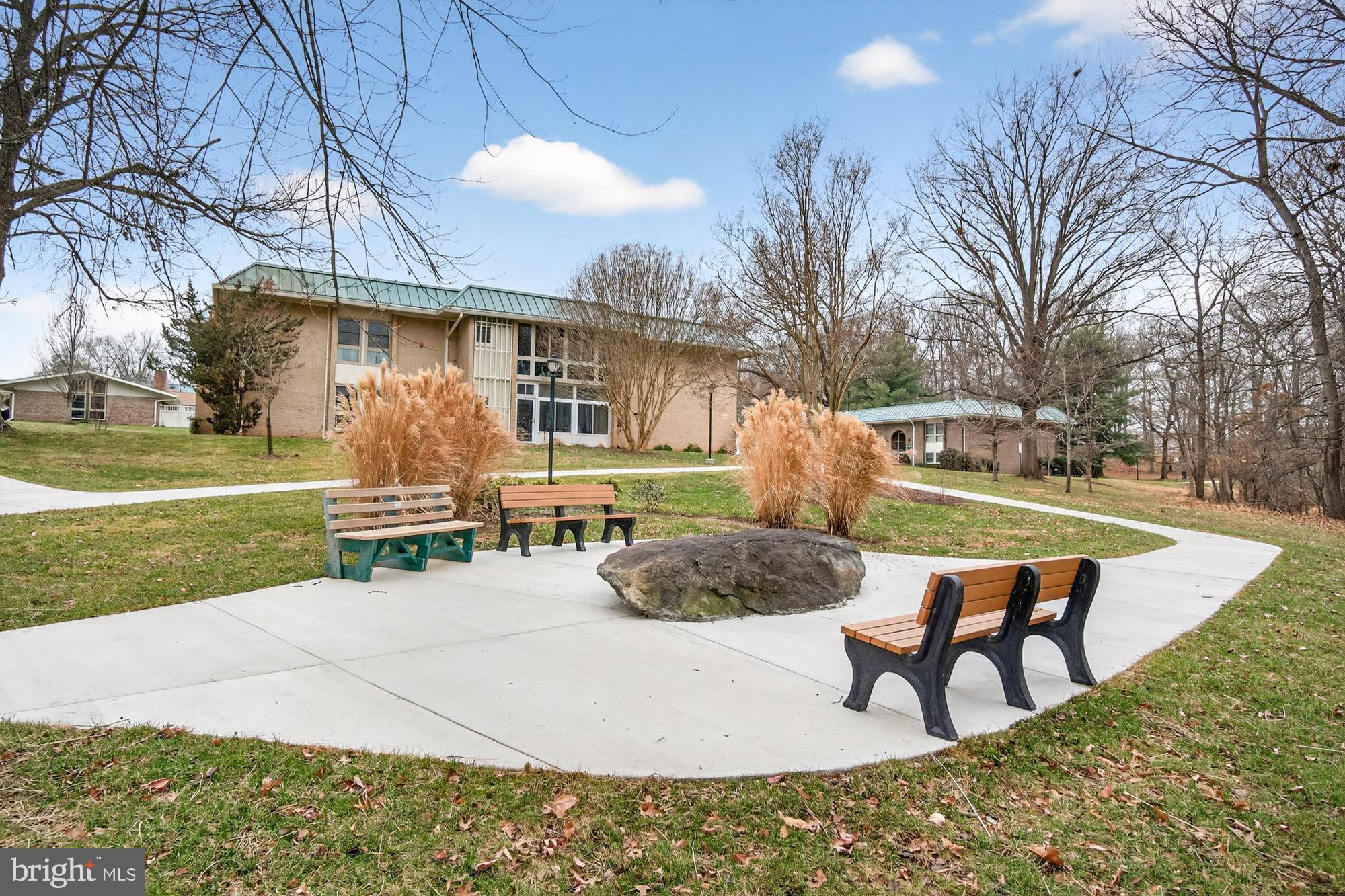 LEISURE WORLD - Residential