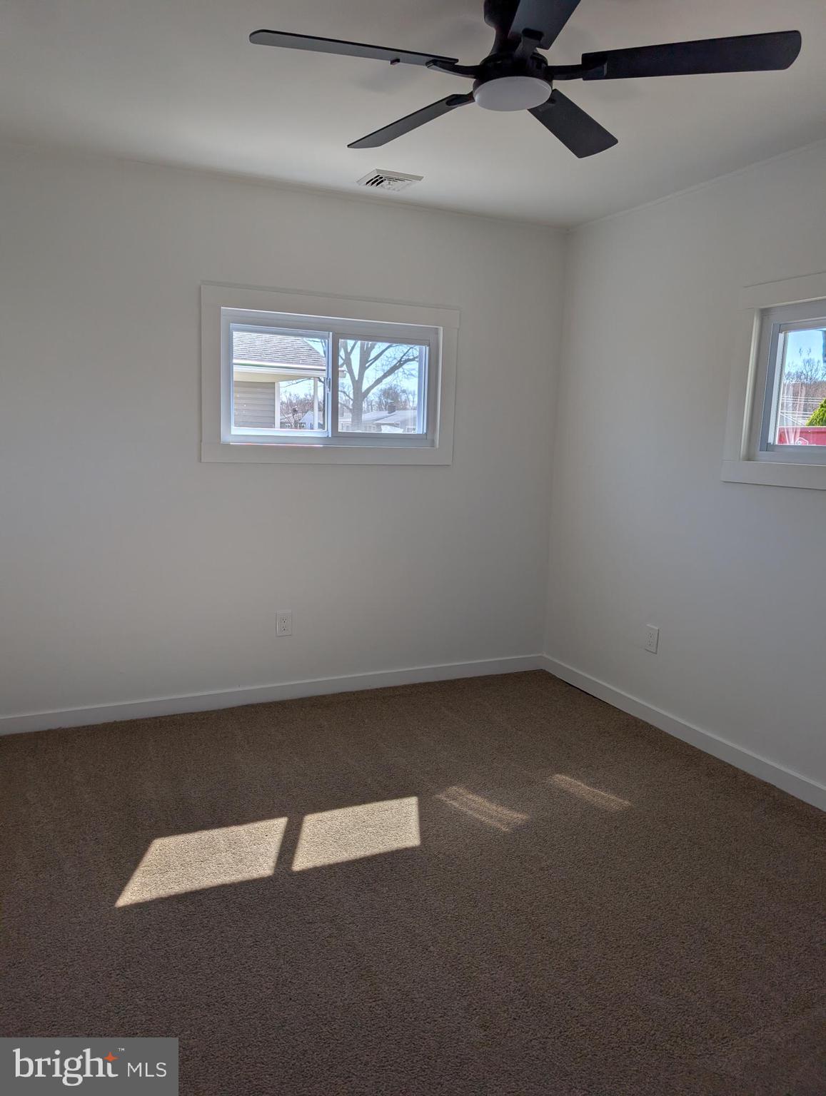 OAKTREE HOLLOW - Residential