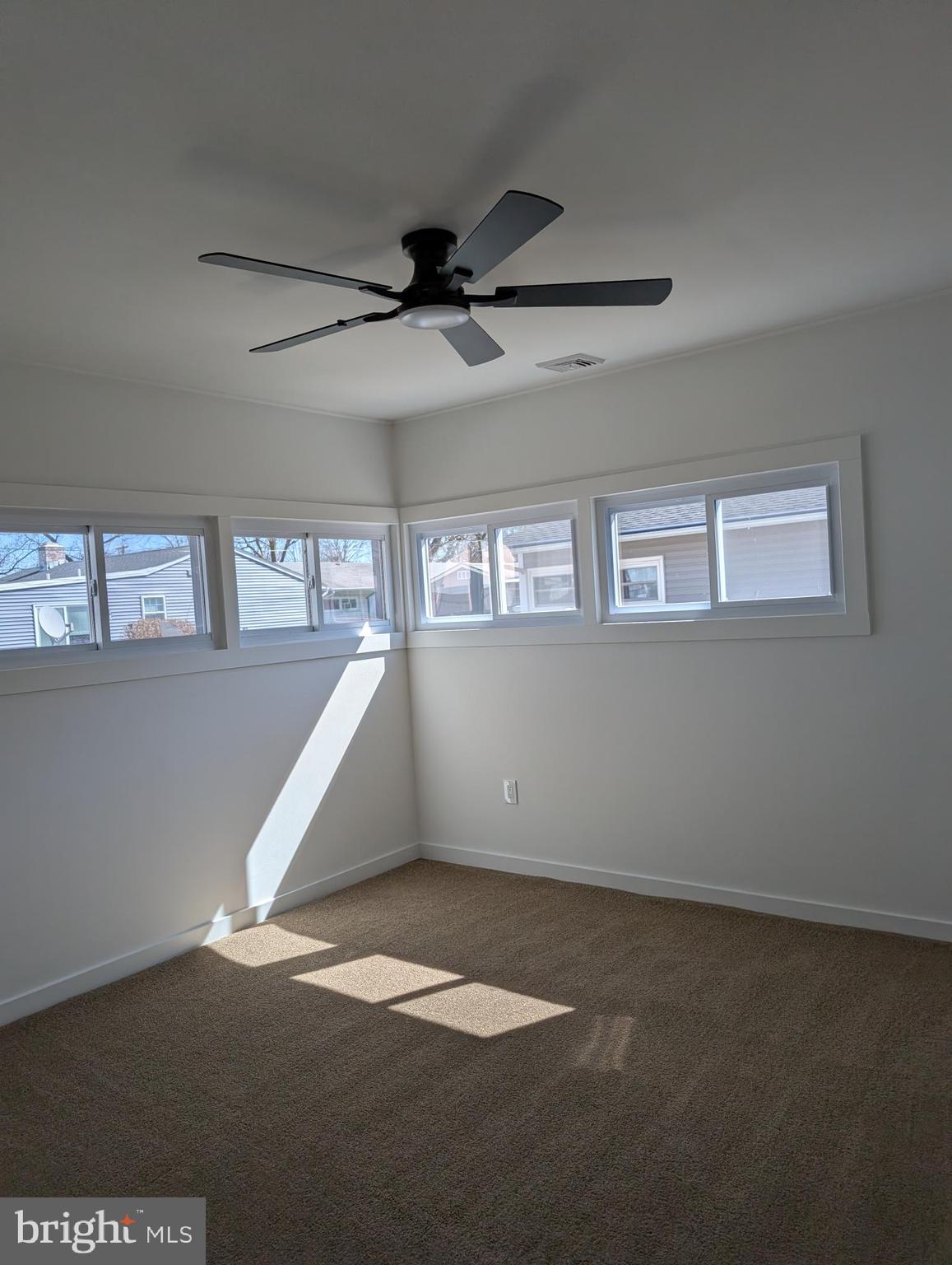 OAKTREE HOLLOW - Residential