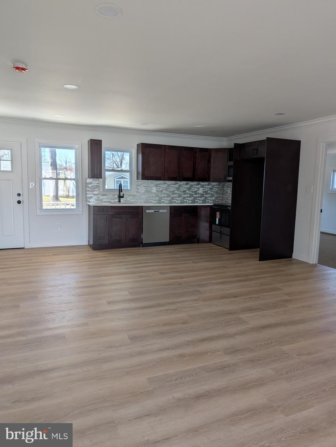 OAKTREE HOLLOW - Residential