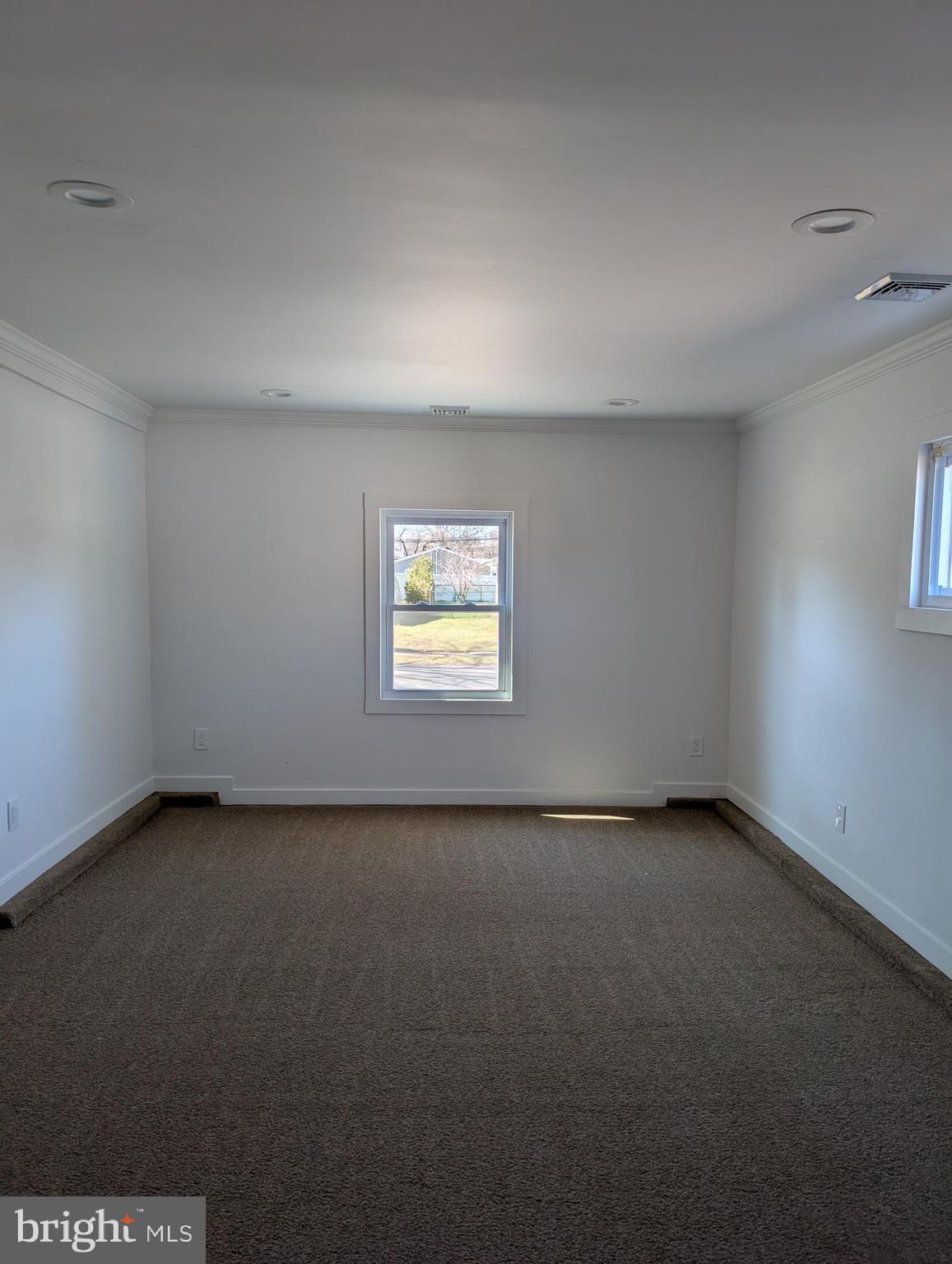 OAKTREE HOLLOW - Residential