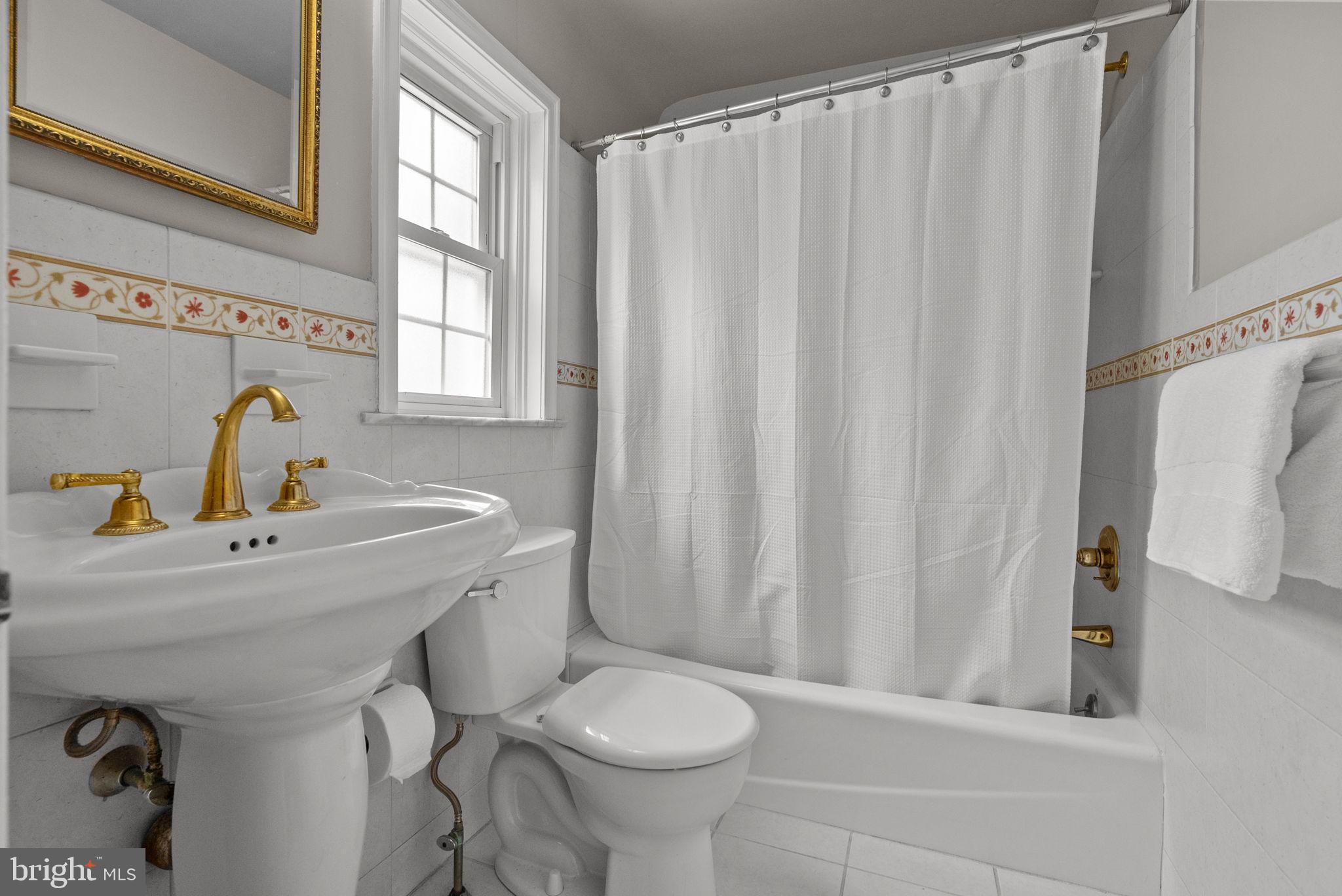 JENKINTOWN MANOR - Residential