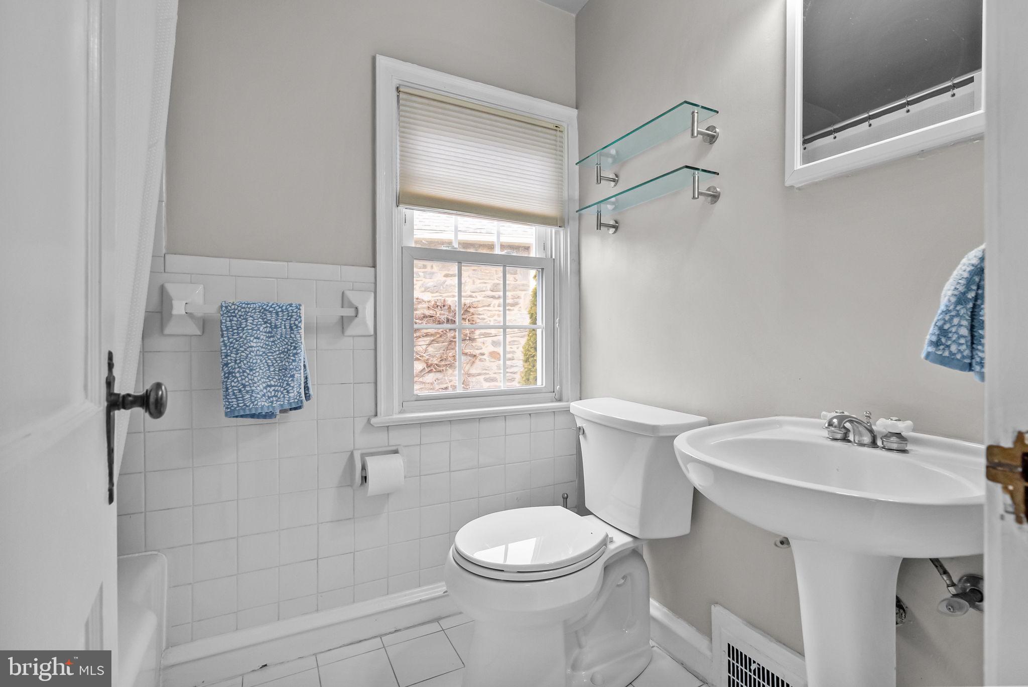 JENKINTOWN MANOR - Residential