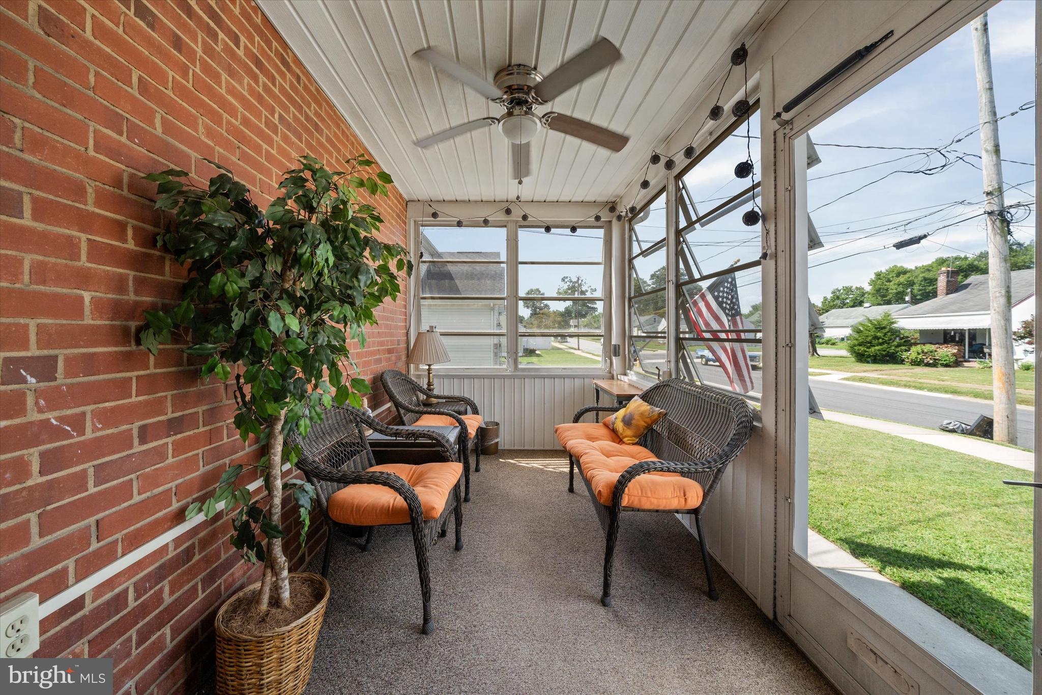 102 E KEYSTONE AVENUE