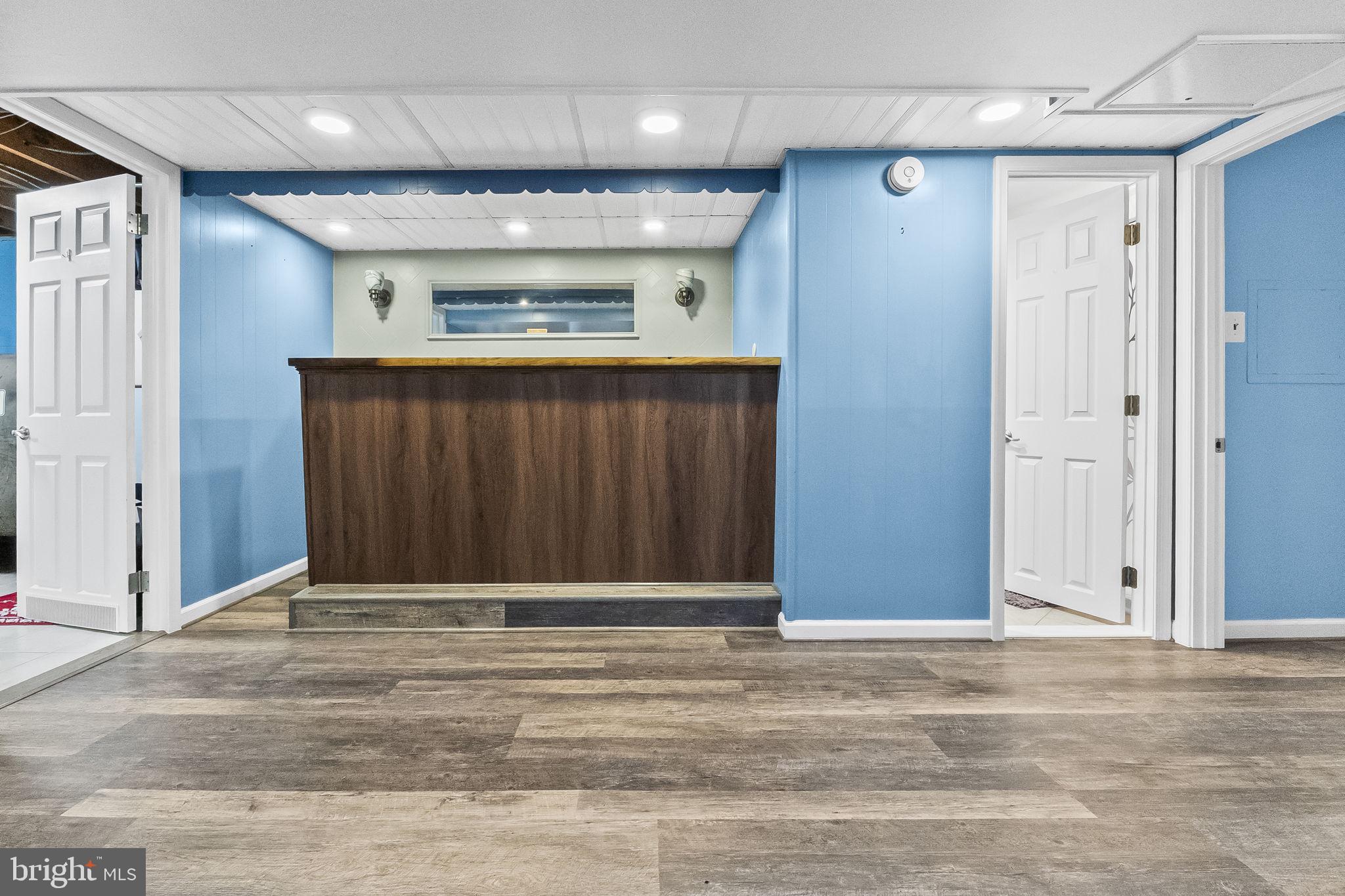 CHARLTON HEIGHTS - Residential