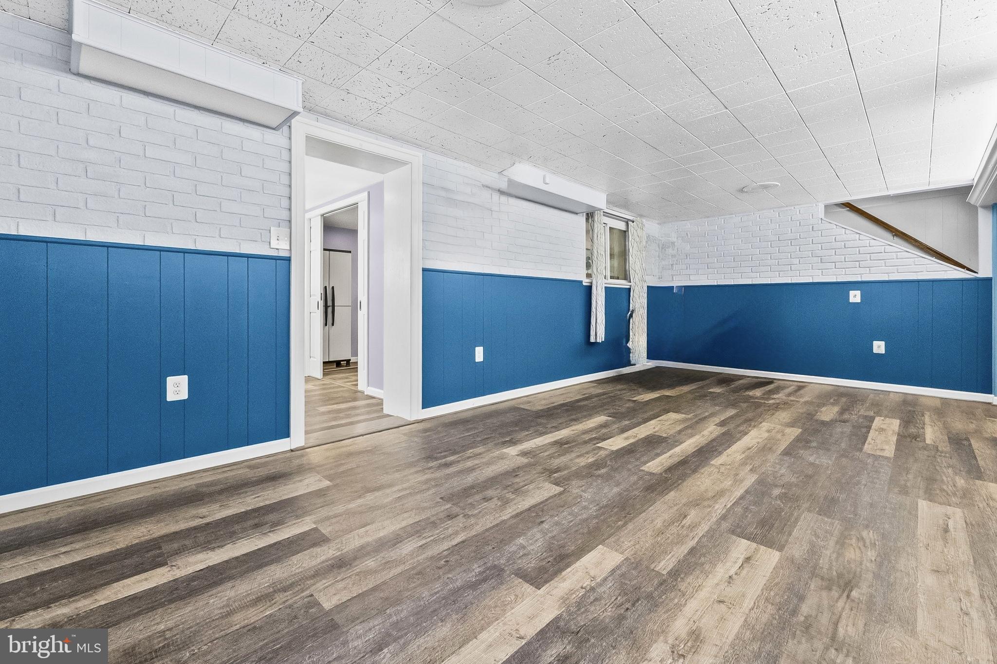 CHARLTON HEIGHTS - Residential