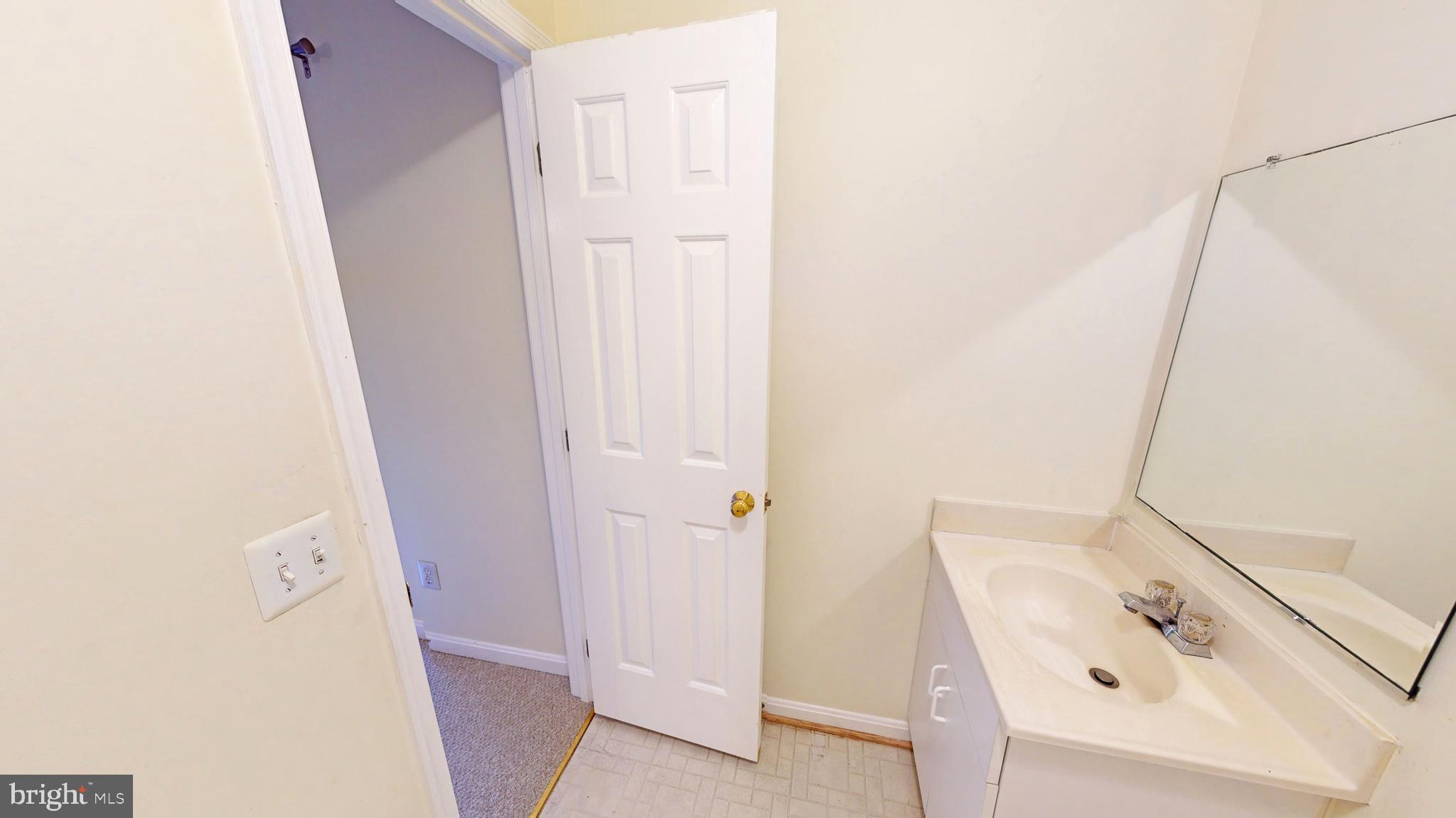 RESTON - Residential Lease