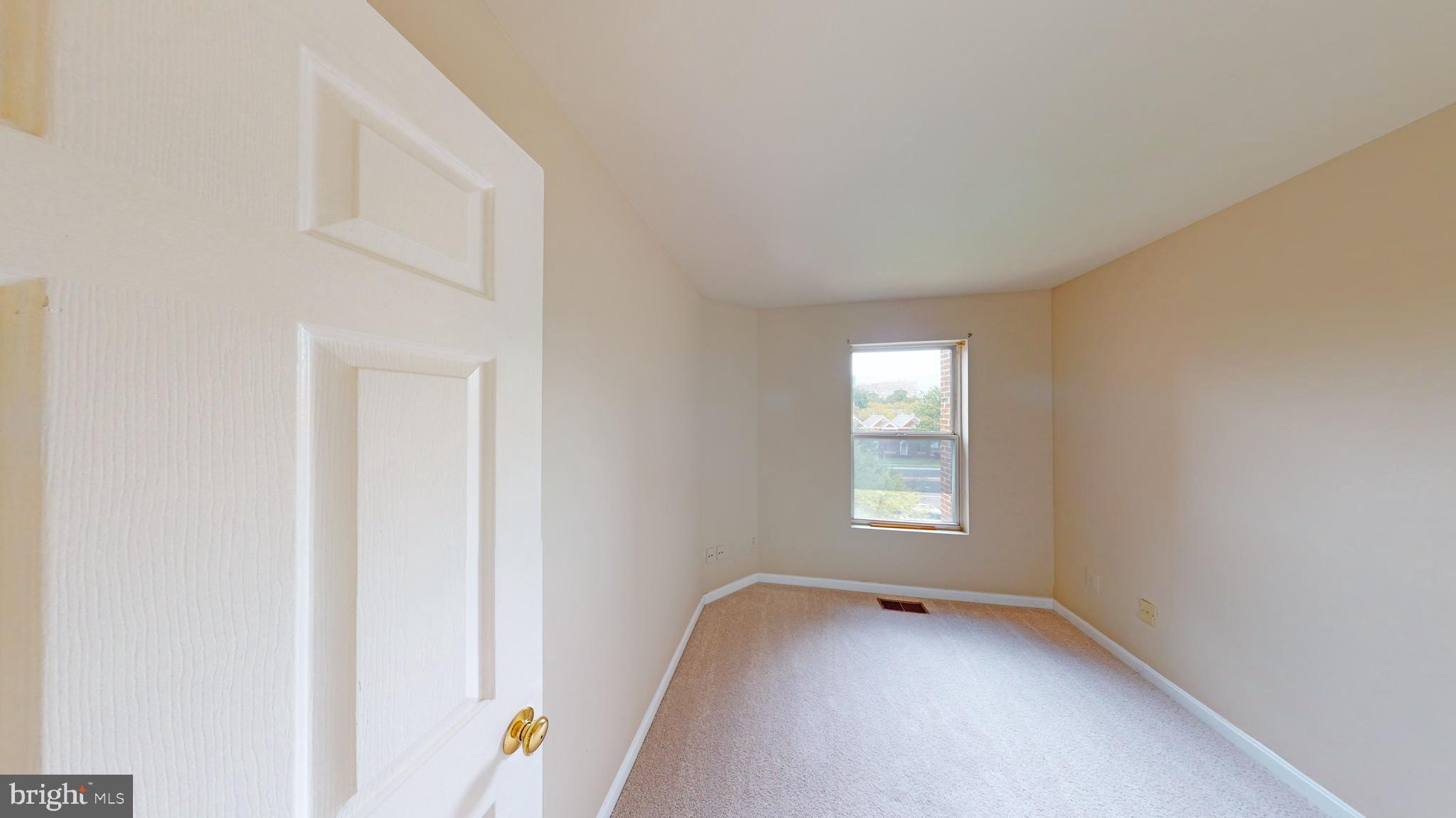 RESTON - Residential Lease