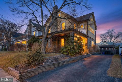 327 CONGRESS AVENUE LANSDOWNE PA 19050