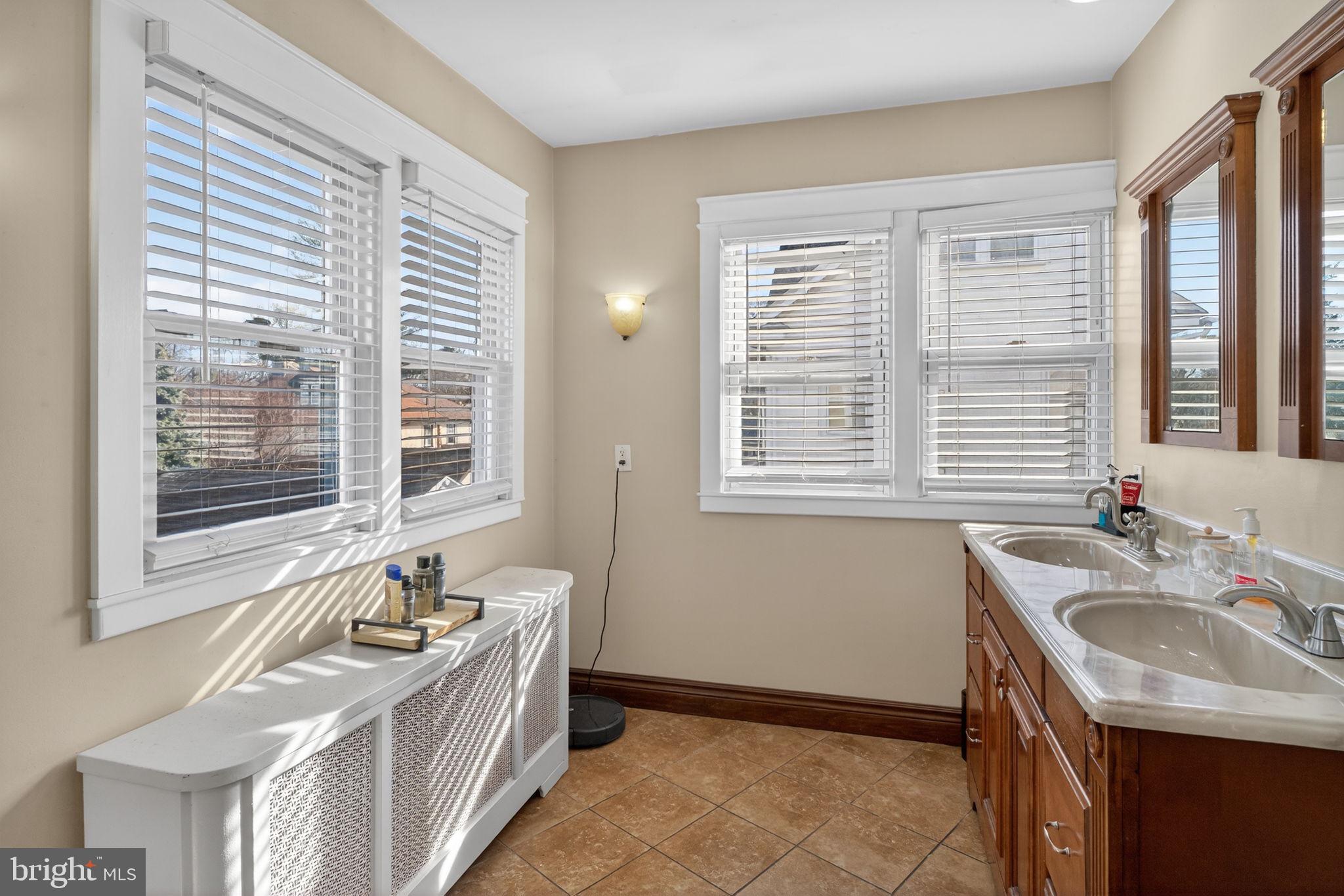 DREXEL PLAZA - Residential