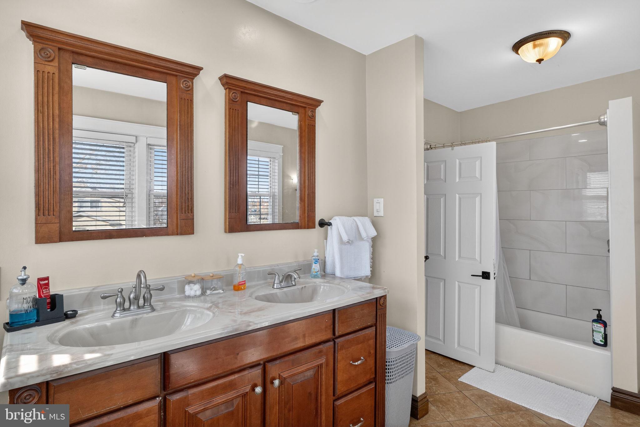 DREXEL PLAZA - Residential