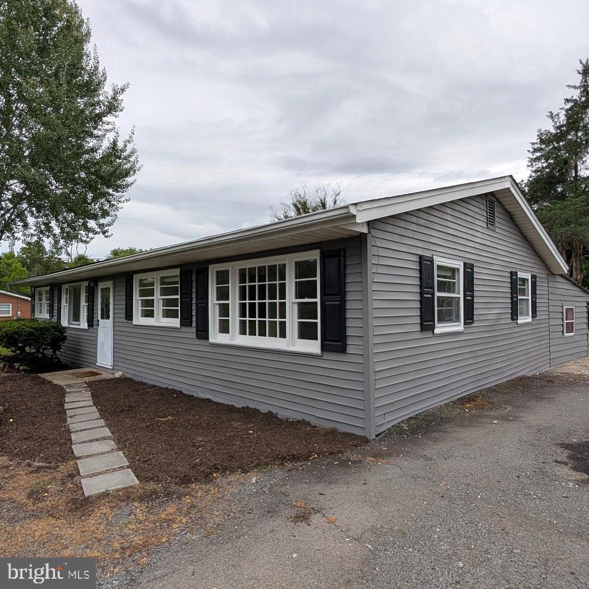 8614 LINTON HALL ROAD
