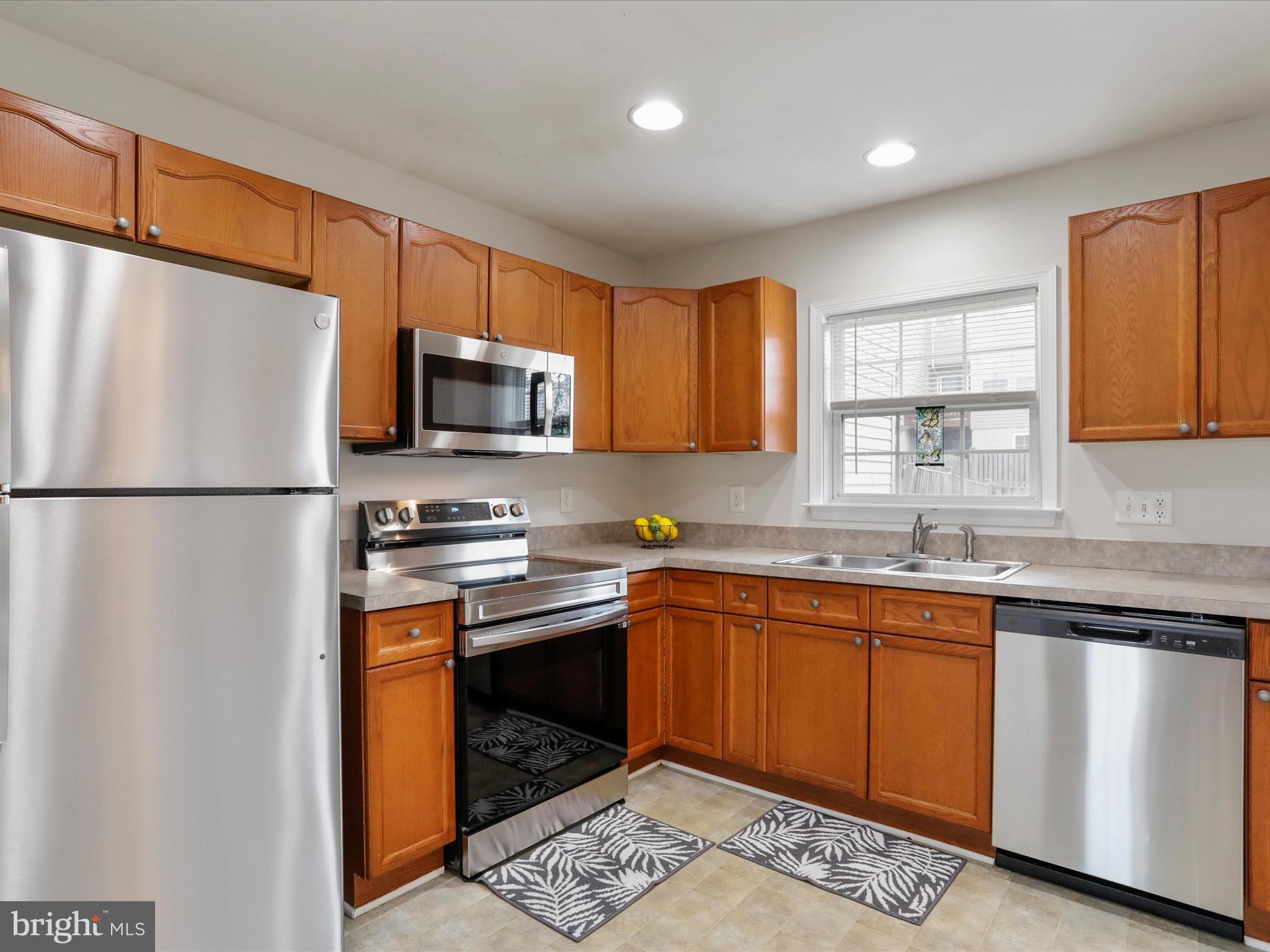 FAIRWAYS WEST - Residential